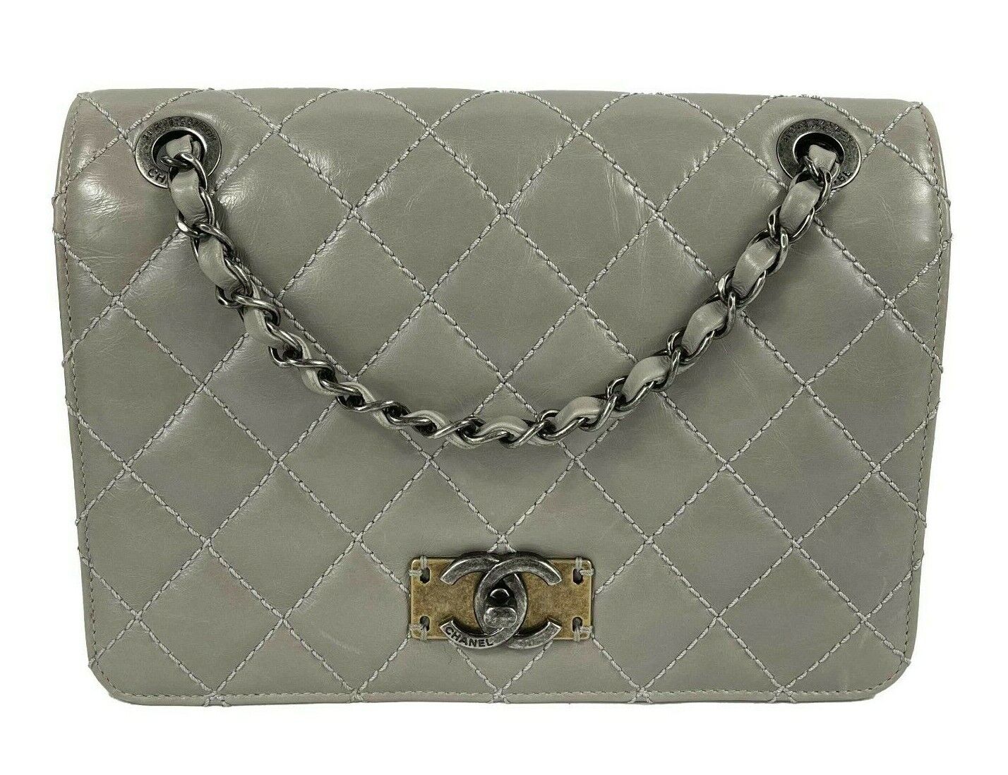 CHANEL - Glazed Calfskin Quilted Medium Day Trip New Bag - Crossbody