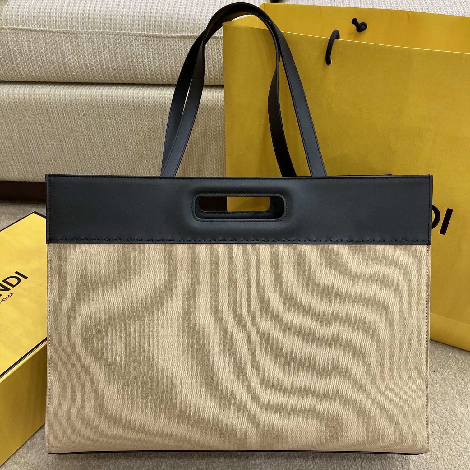 Fendi Top QualityTop Quality , ’s Canvas Black Cream FF Tote Bag
