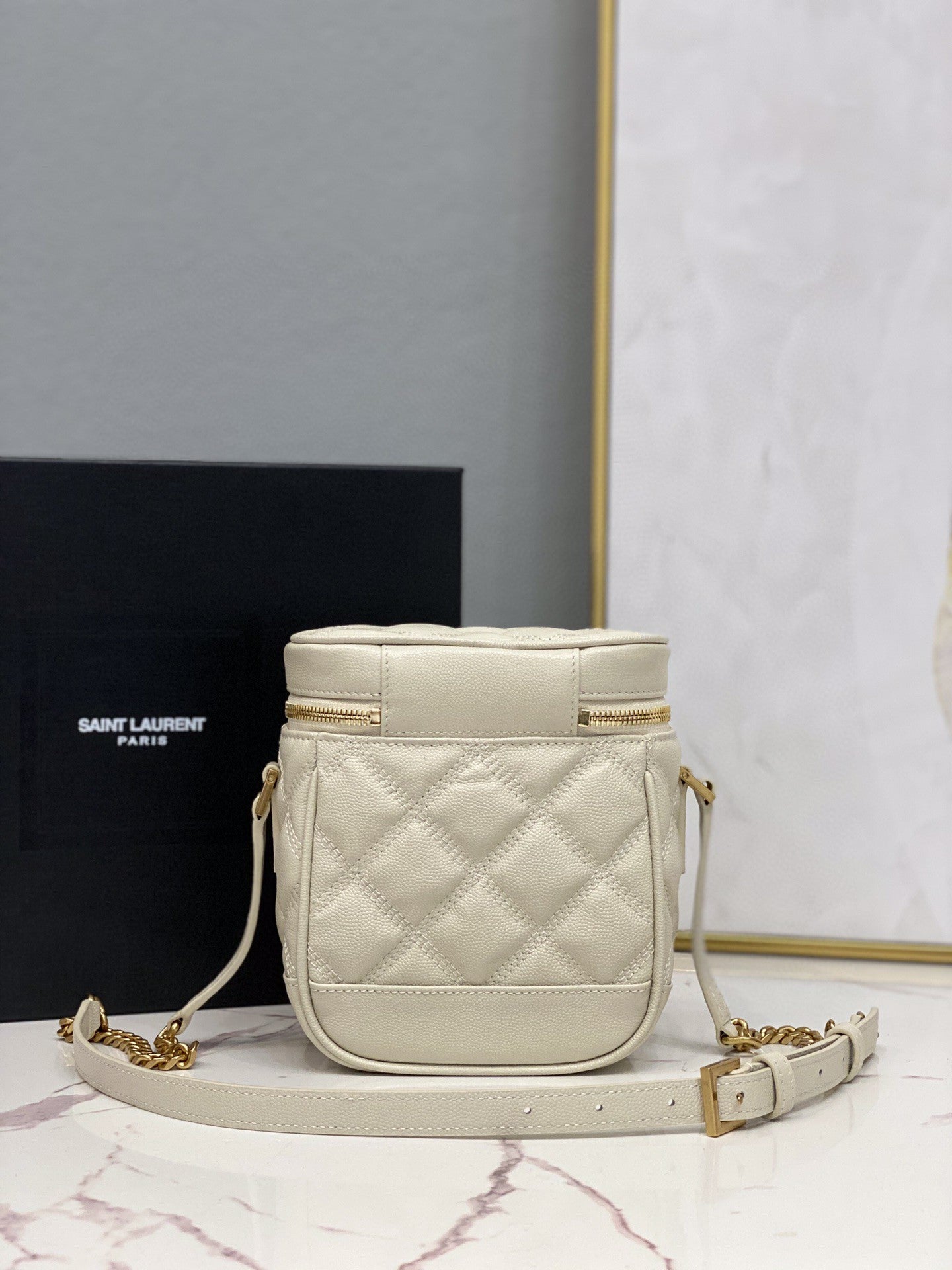 YSL Saint Laurent 80’s Vanity CarrÃ©- 6in 16.5cm Grain De Poudre Quilted White Handbag
