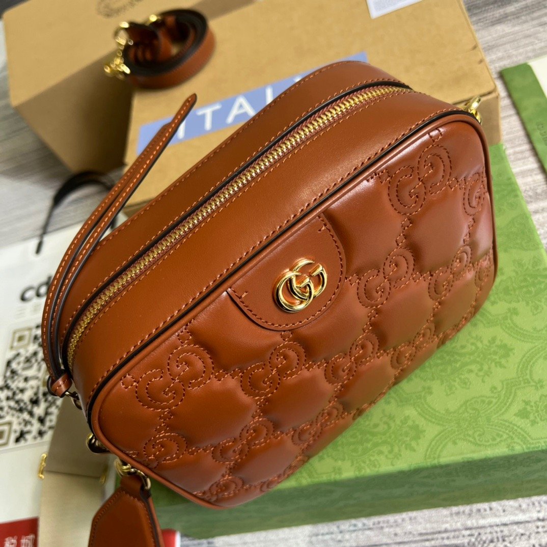 gg , ’s 8.5in 22cm Matelasse Red Shoulder Bag