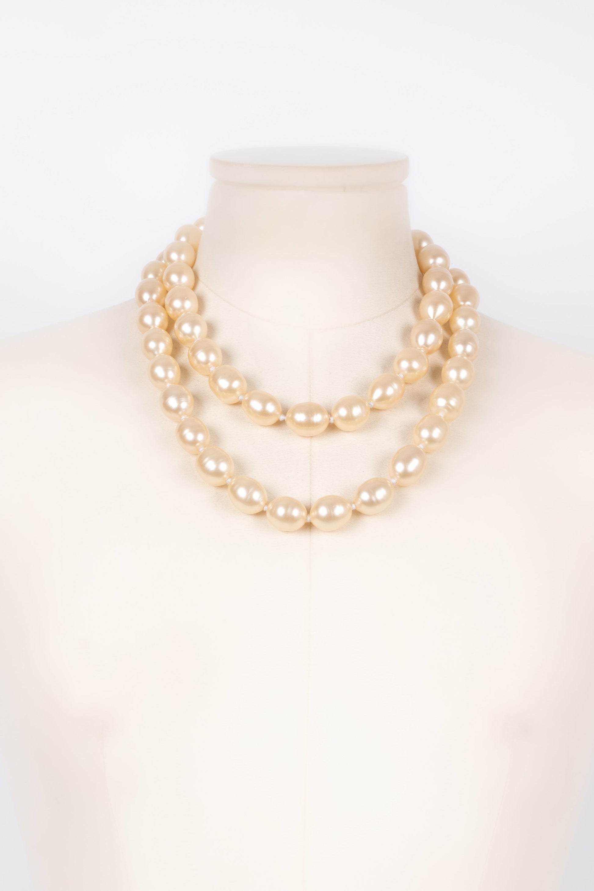 Collier de perles nacr?©es Chanel s