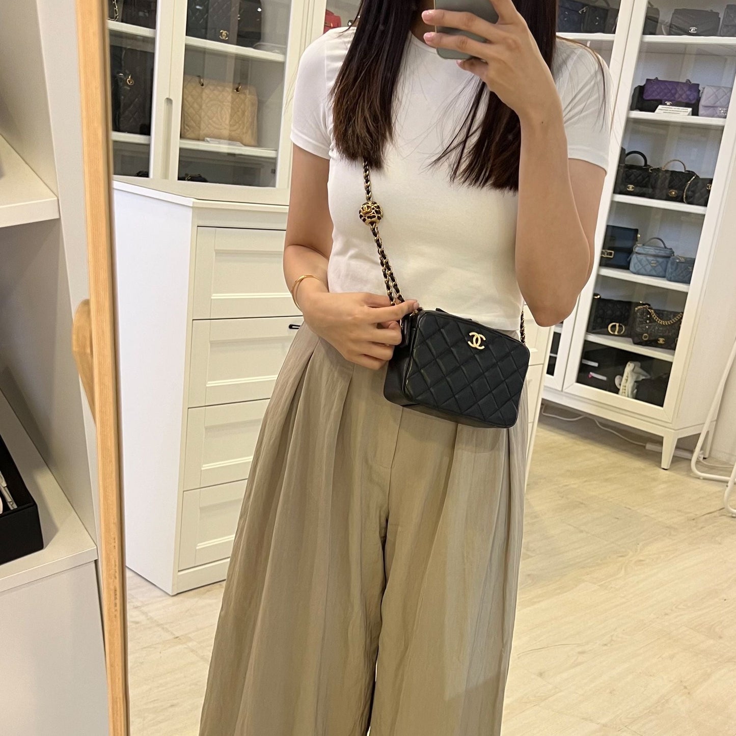 Chanel 22S Pearl Crush Camera Bag in Black Lambskin Aghw