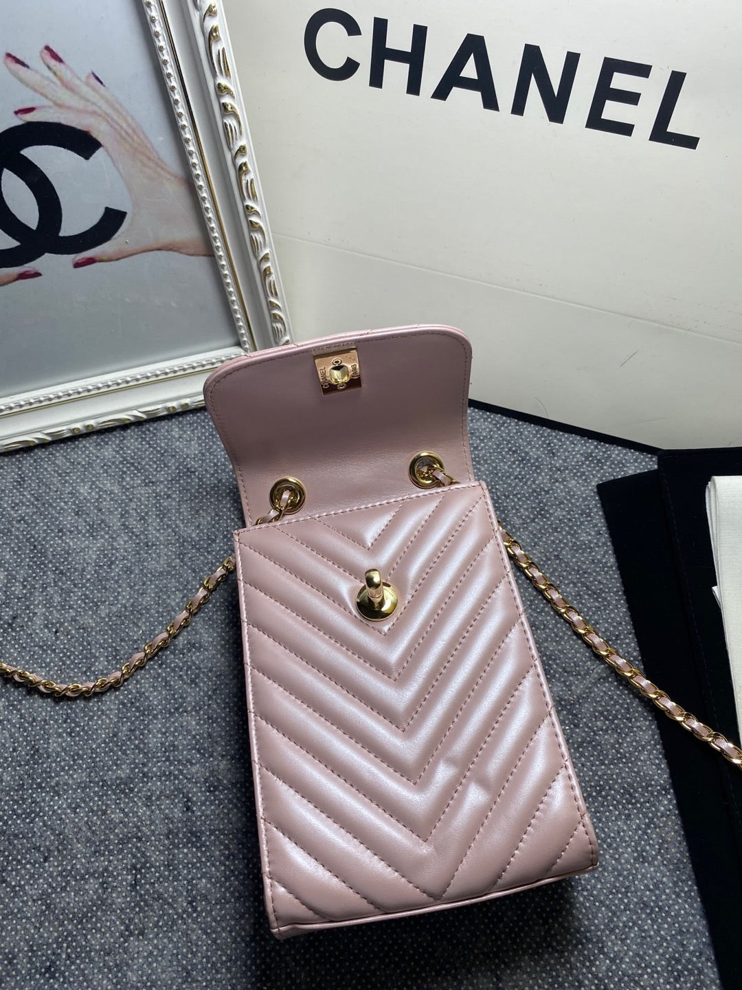 CHL Chevron Trendy CHL Phone Travel Bag