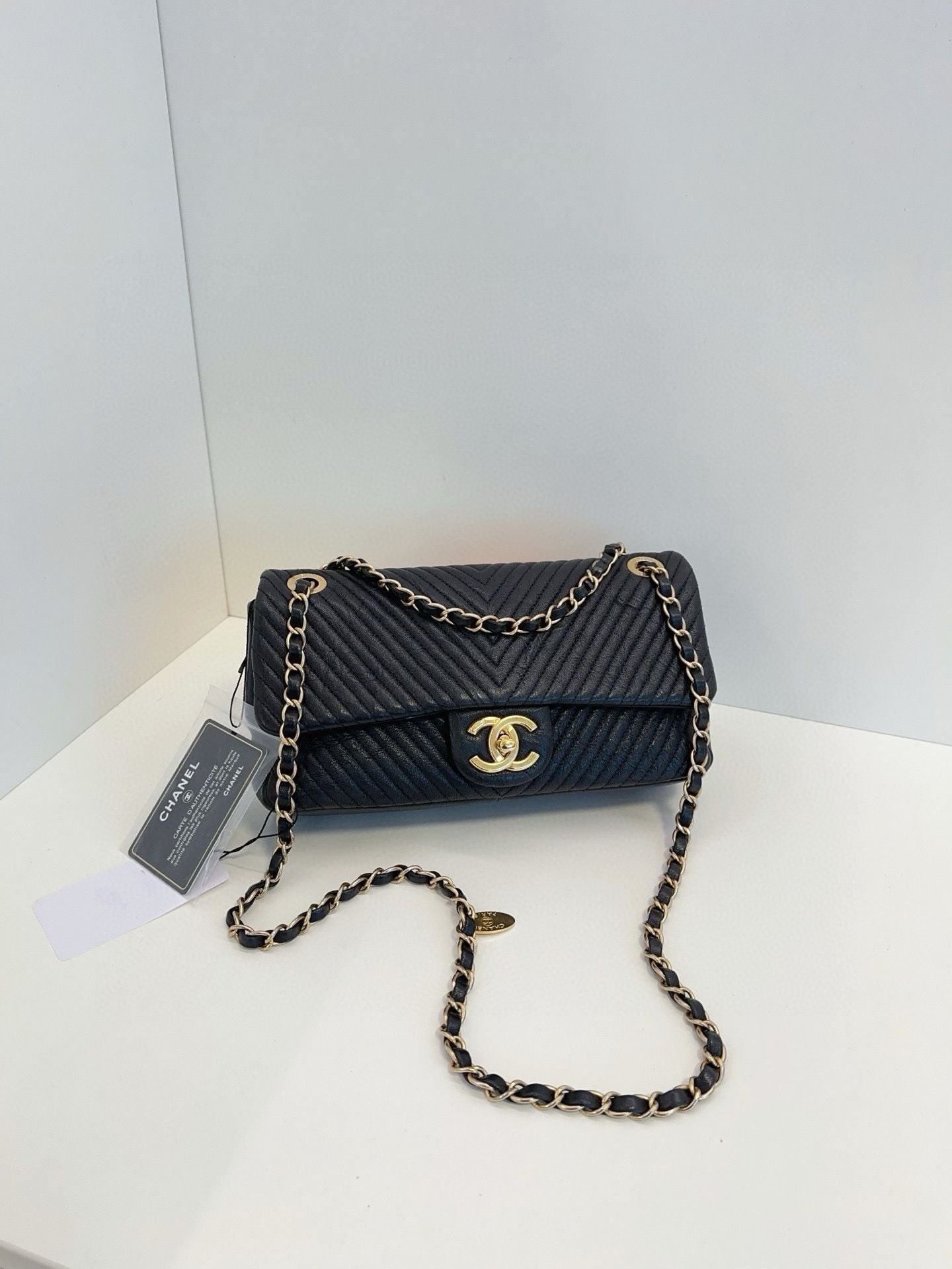 Chanel classic flap CF chain bag xcm black
