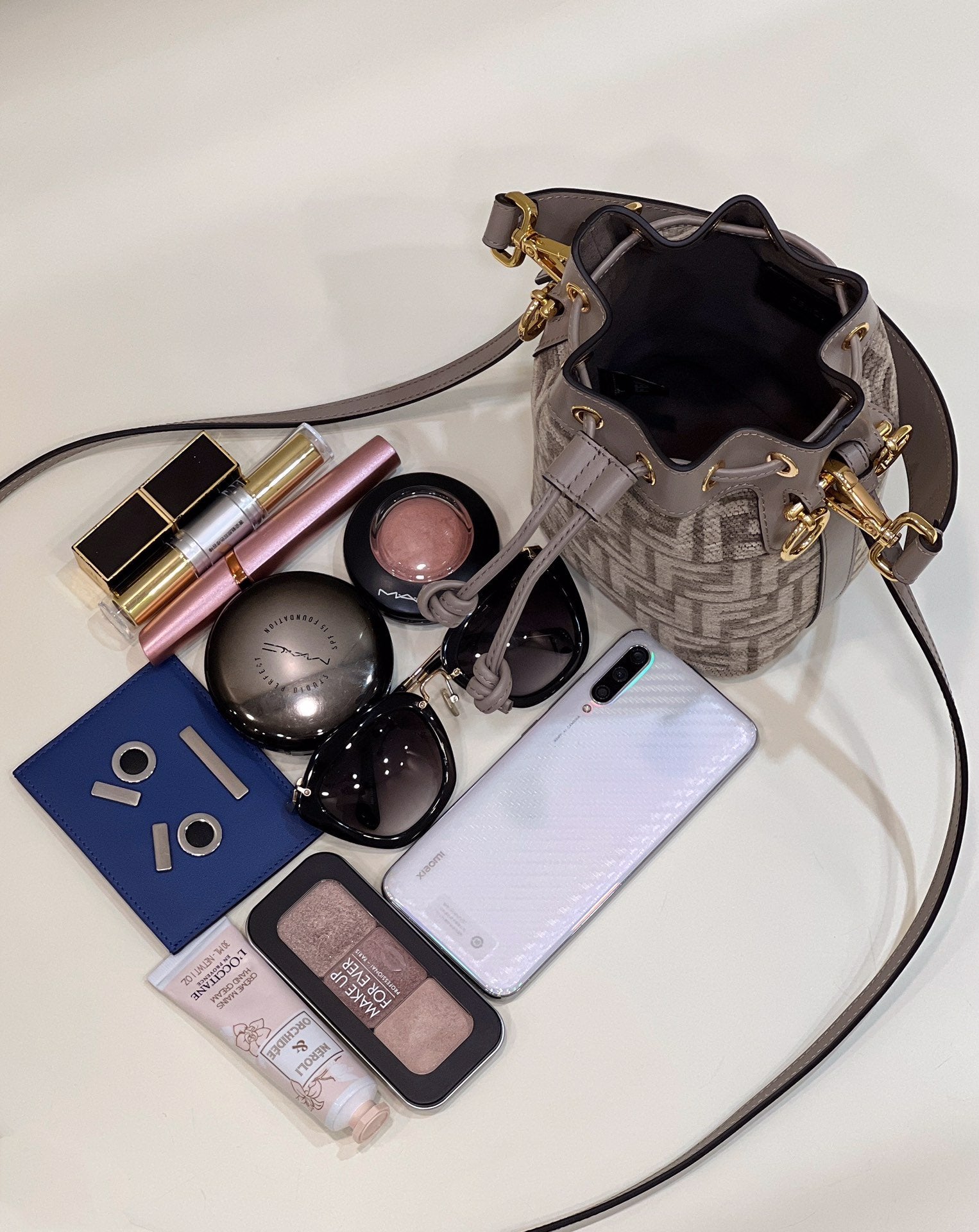 Mon Tresor Beige Small Travel Bag