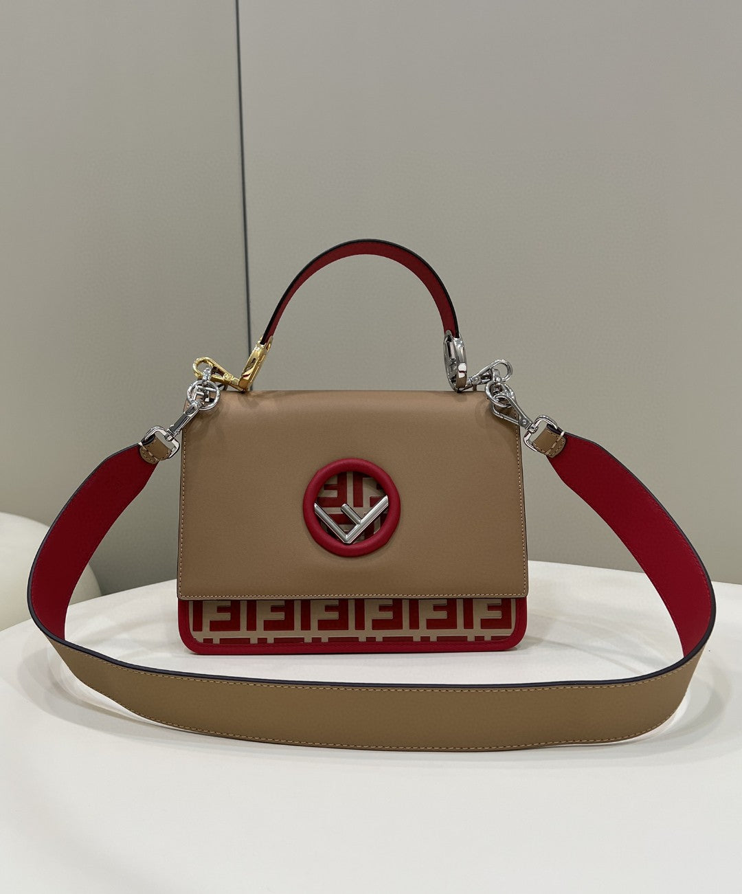 Kan Metop Qualityum Brown Red Travel Bag