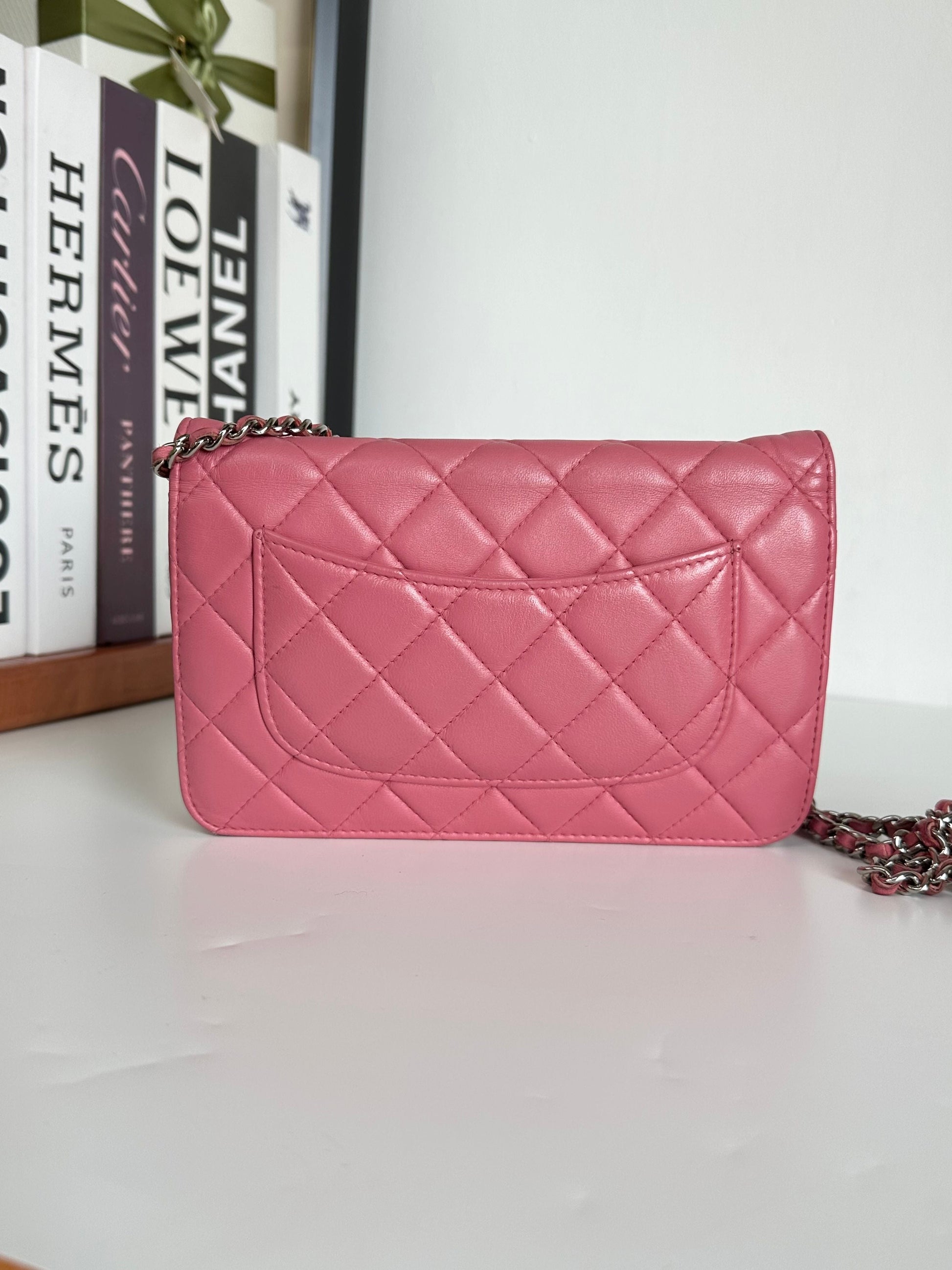 Wallet on chain timeless/classique leather crossbody bag Chanel pink in Leather #QIE