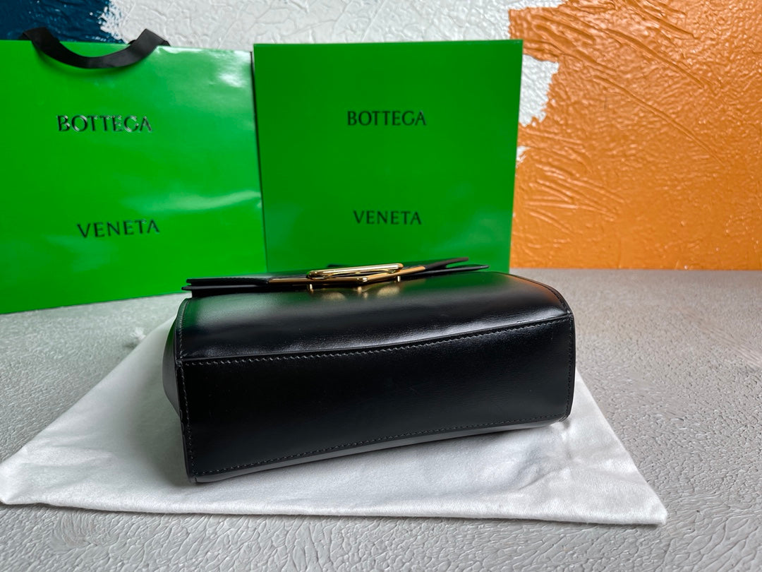 Top Quality Clip Bag For Women Women Black Travel Bag