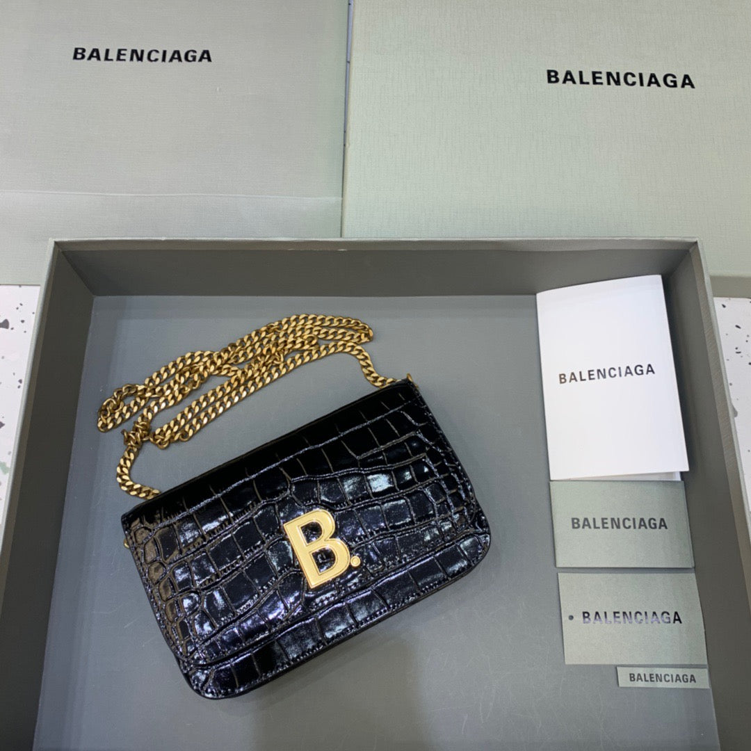 Top Quality Croc Embossed Patent Bag With Black Chain Travel Bag