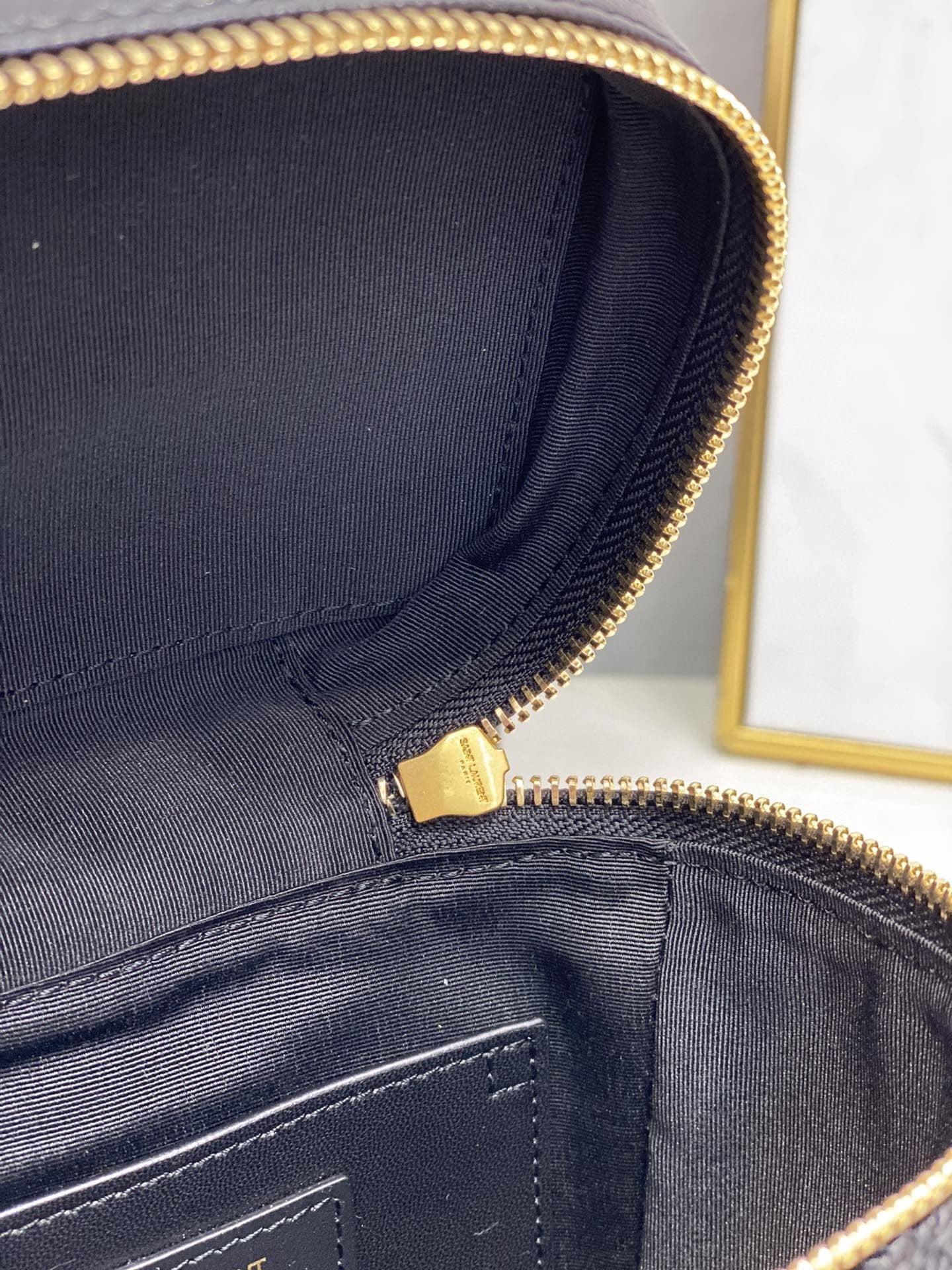 YSL Saint Laurent 80’s Vanity CarrÃ©- 6in 16.5cm Grain De Poudre Quilted Black Handbag