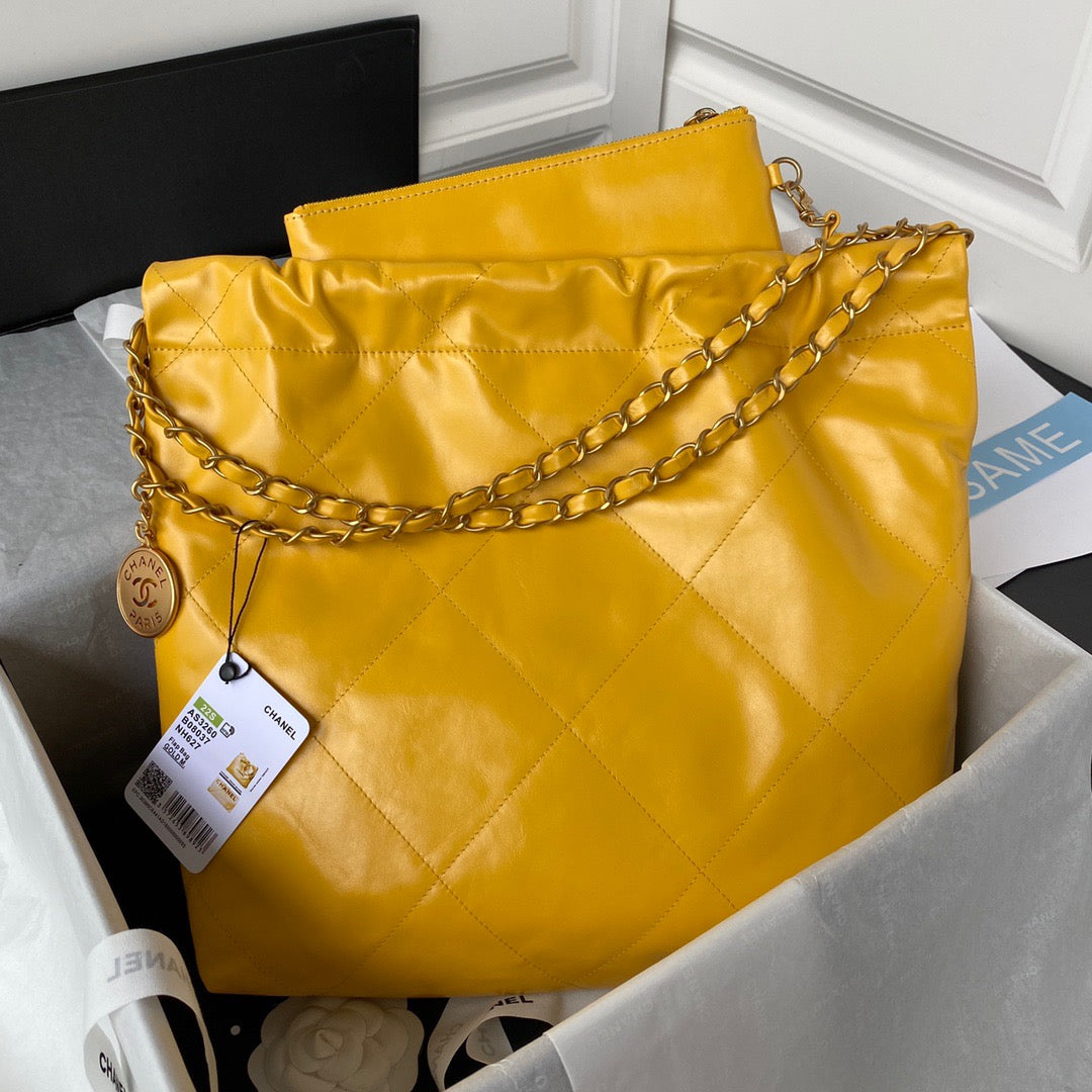 CHL 22 Hardware Shiny Yellow Gold Shoulder Bag