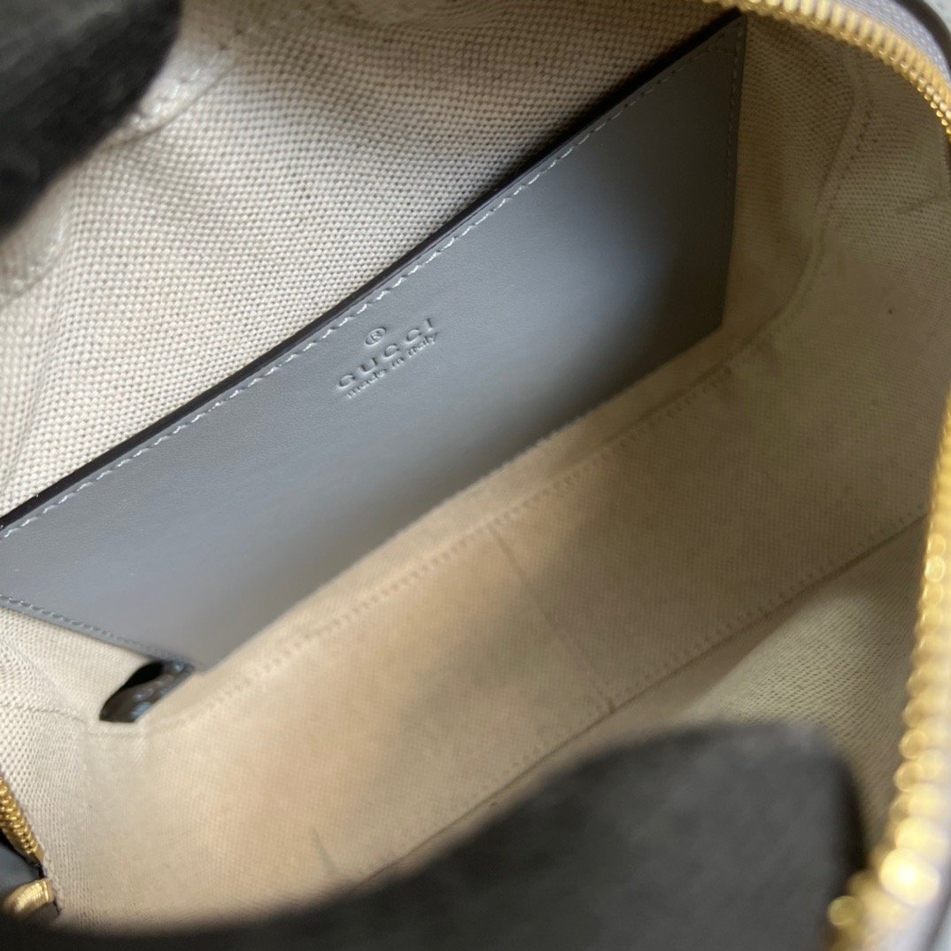 gg , ’s 8.5in 22cm Matelasse Grey Shoulder Bag