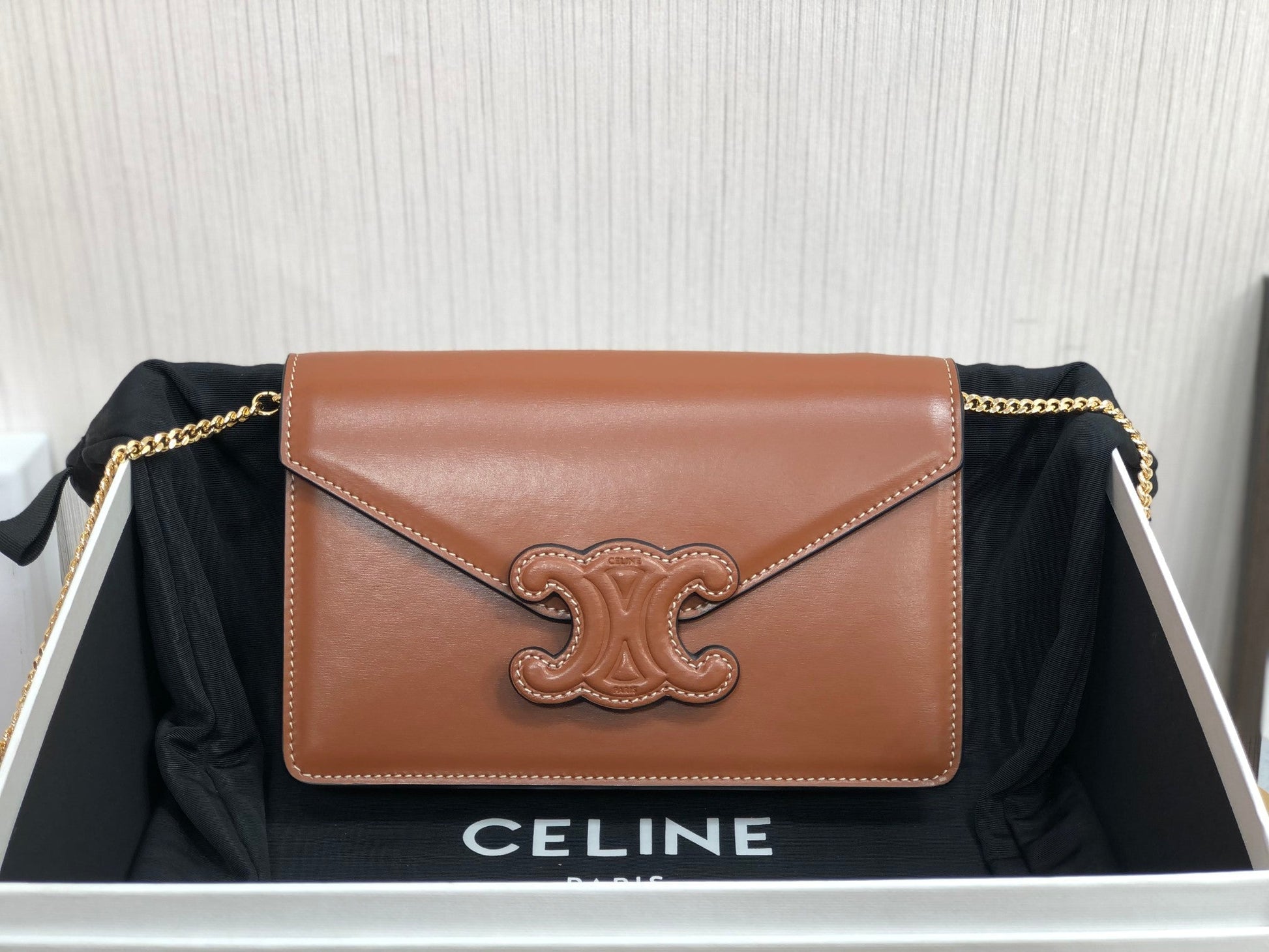 Top Quality Wallet On Triomphe For Women Tan Chain Crossbody Bag