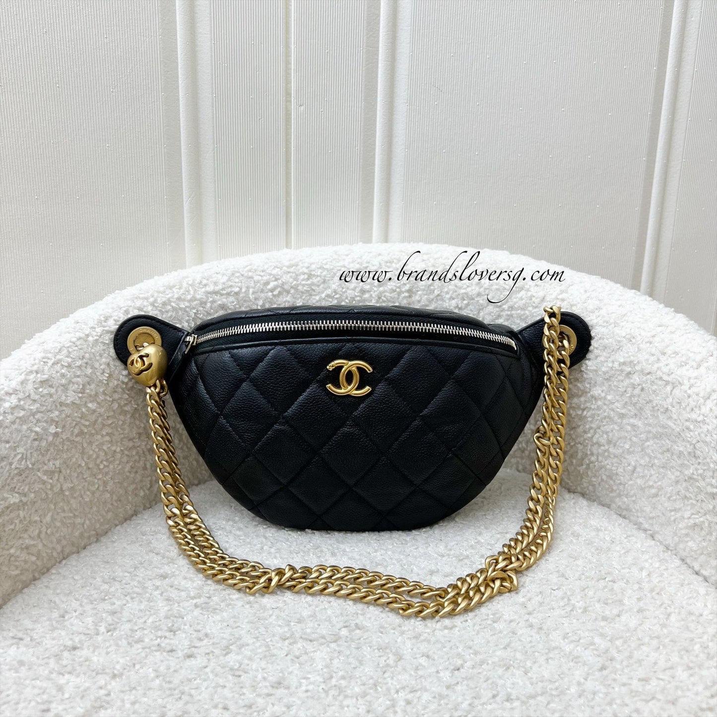 Chanel 24P Heart Adjustable Chain Waist Bag In Black Caviar And Aghw (model: AP3761) 2