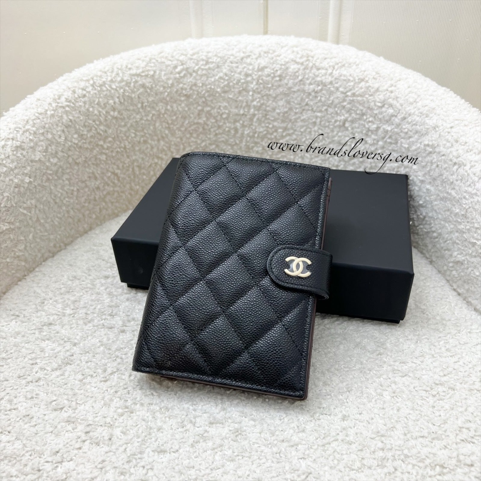 Chanel 24K Bifold Wallet In Black Caviar And Lghw Bag