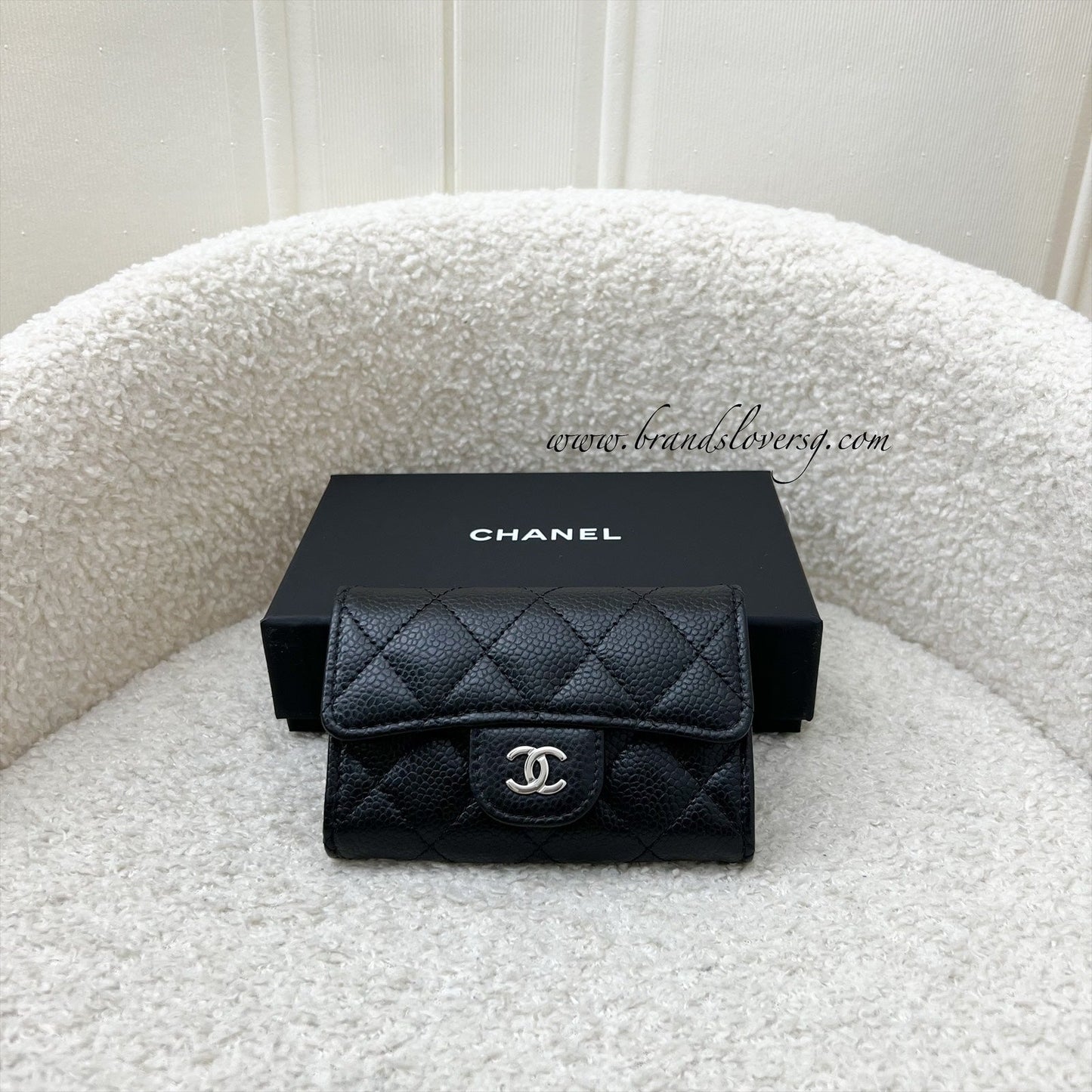 Chanel Classic Snap Card Holder In Black Caviar And Shw (model: AP0214)