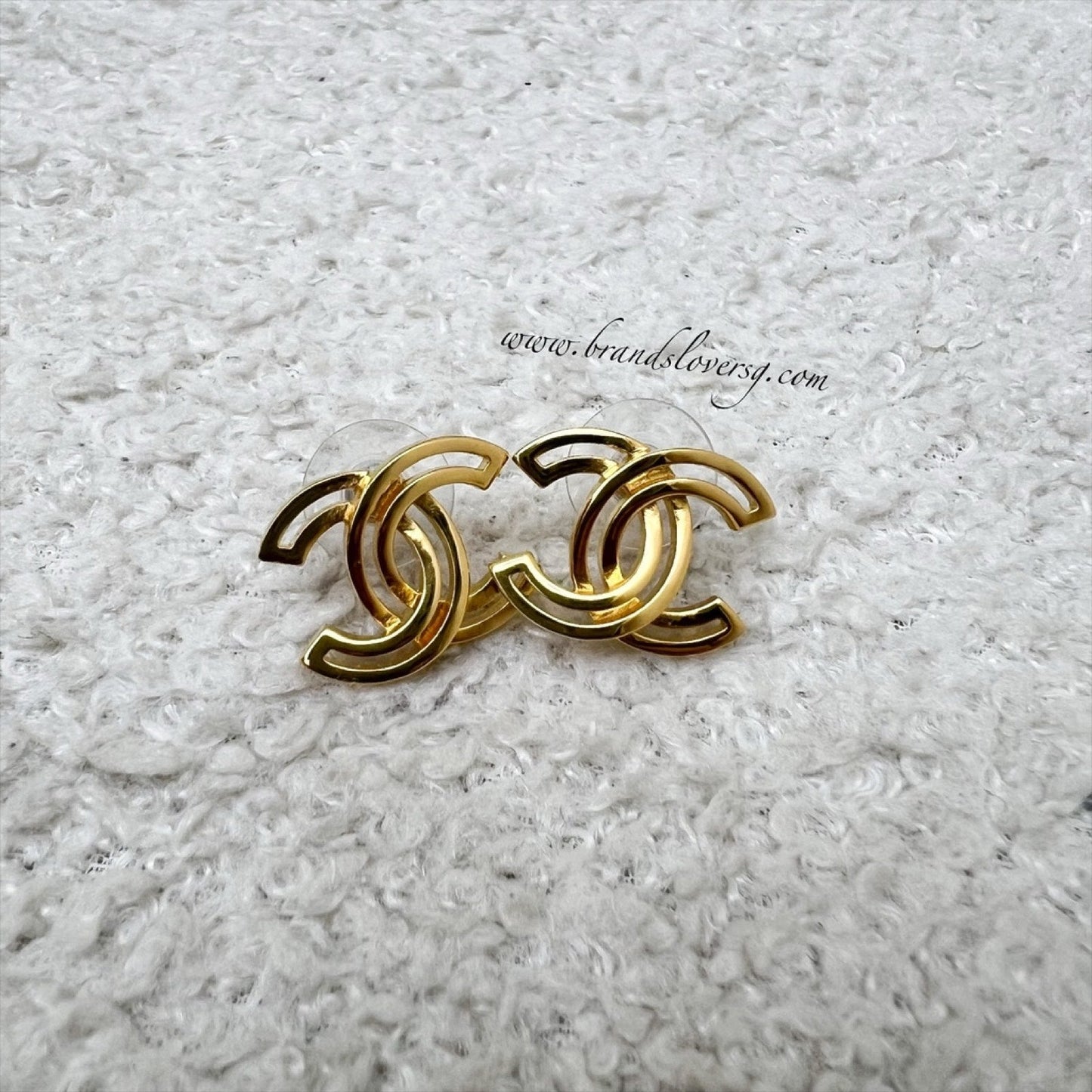 Chanel 20K CC Logo Earrings in Ghw