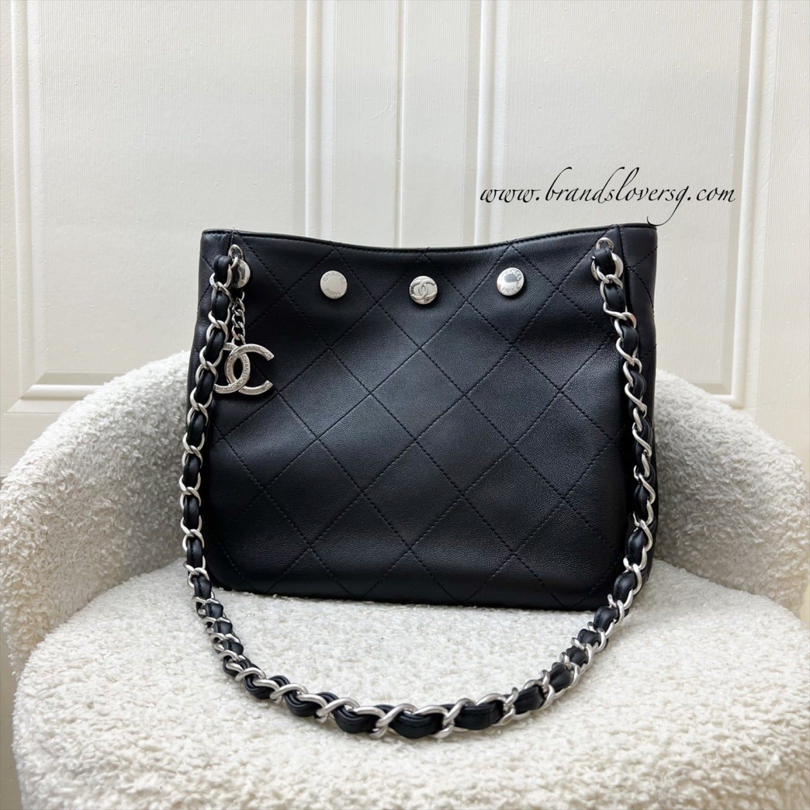 Chanel 25P Tote Bag In Black Shiny Lambskin And Shw (model: AS5418)