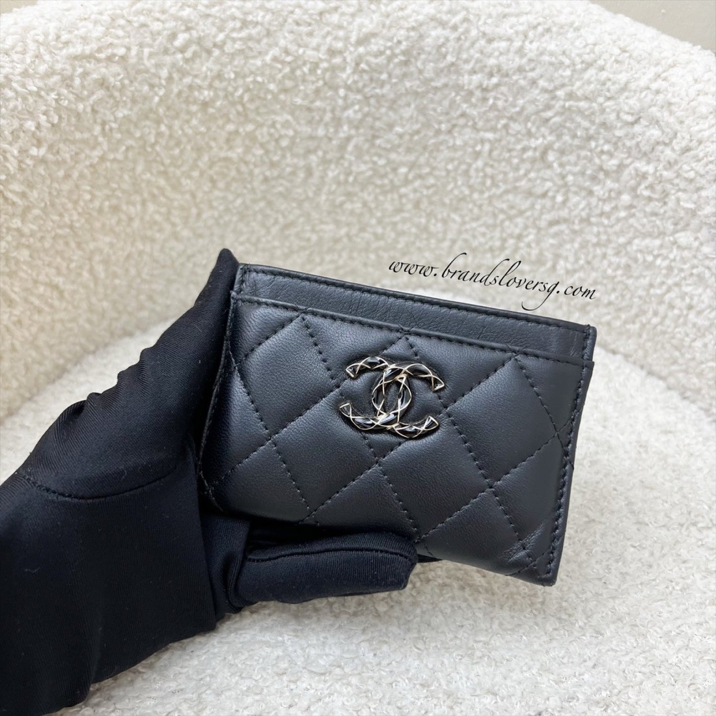 Chanel Seasonal Flat Card Holder in Black Lambskin and Lghw for Women