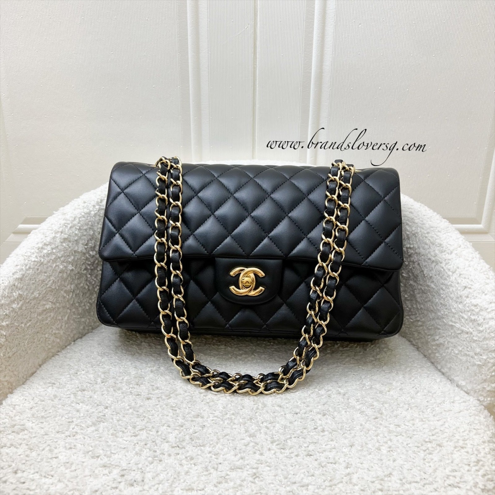 Chanel [local Set 2022] Medium Classic Flap Cf in Black Lambskin and Ghw ( ) Handbag