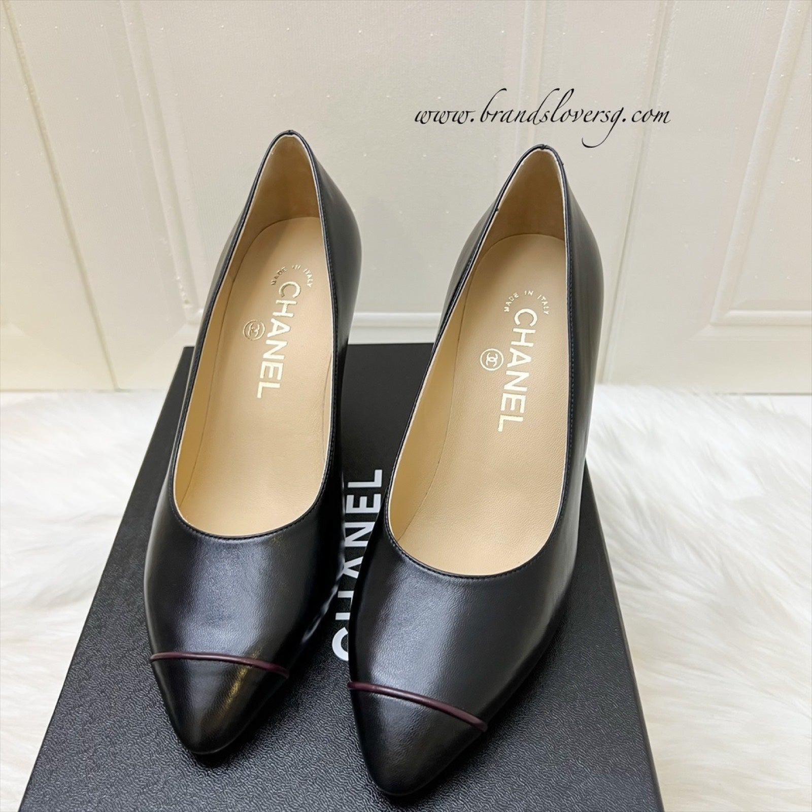 Chanel Heeled Pumps in Black Leather for Women