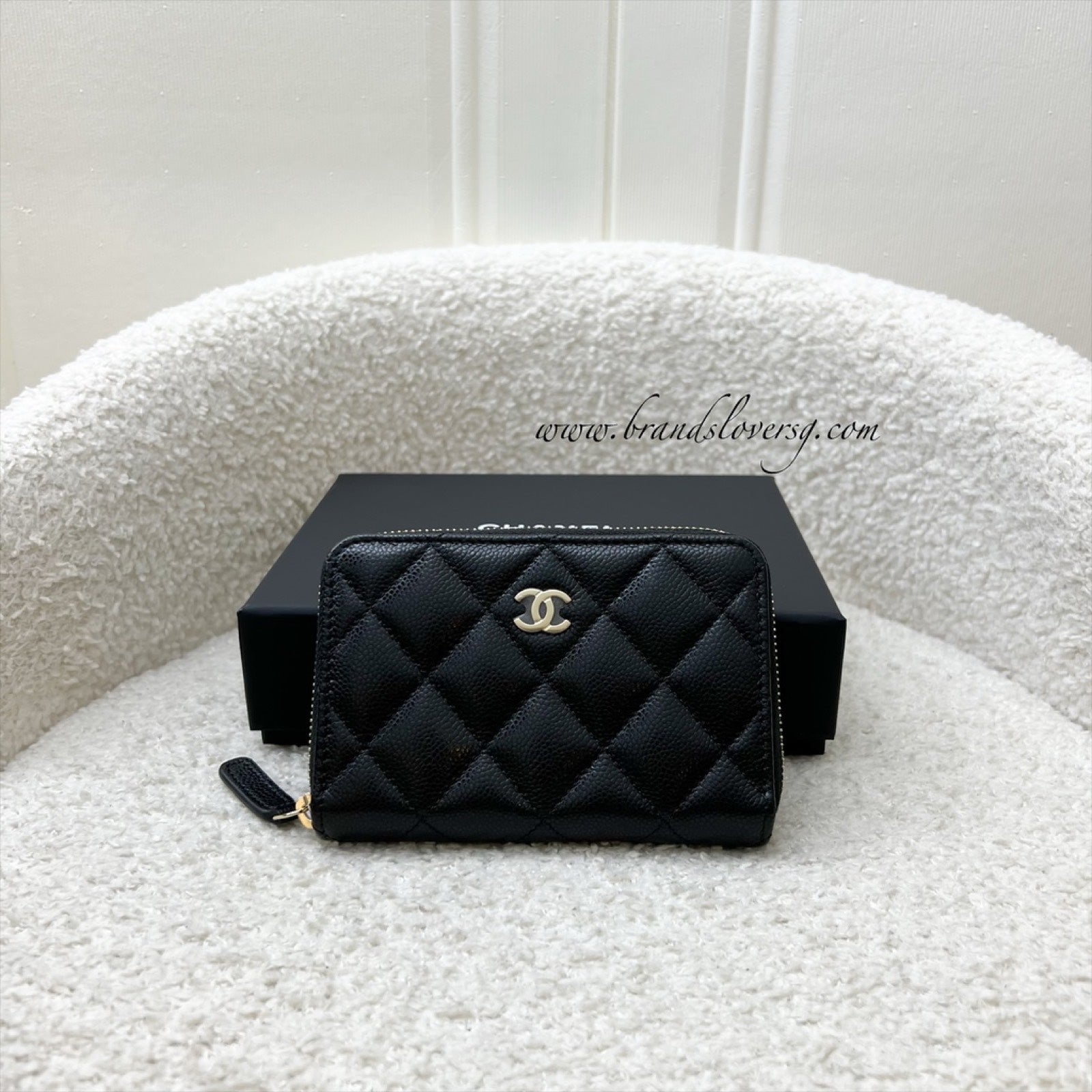 Chanel 25C New Zipped Small Wallet / Card Holder in Black Caviar and Lghw ( ) Handbag
