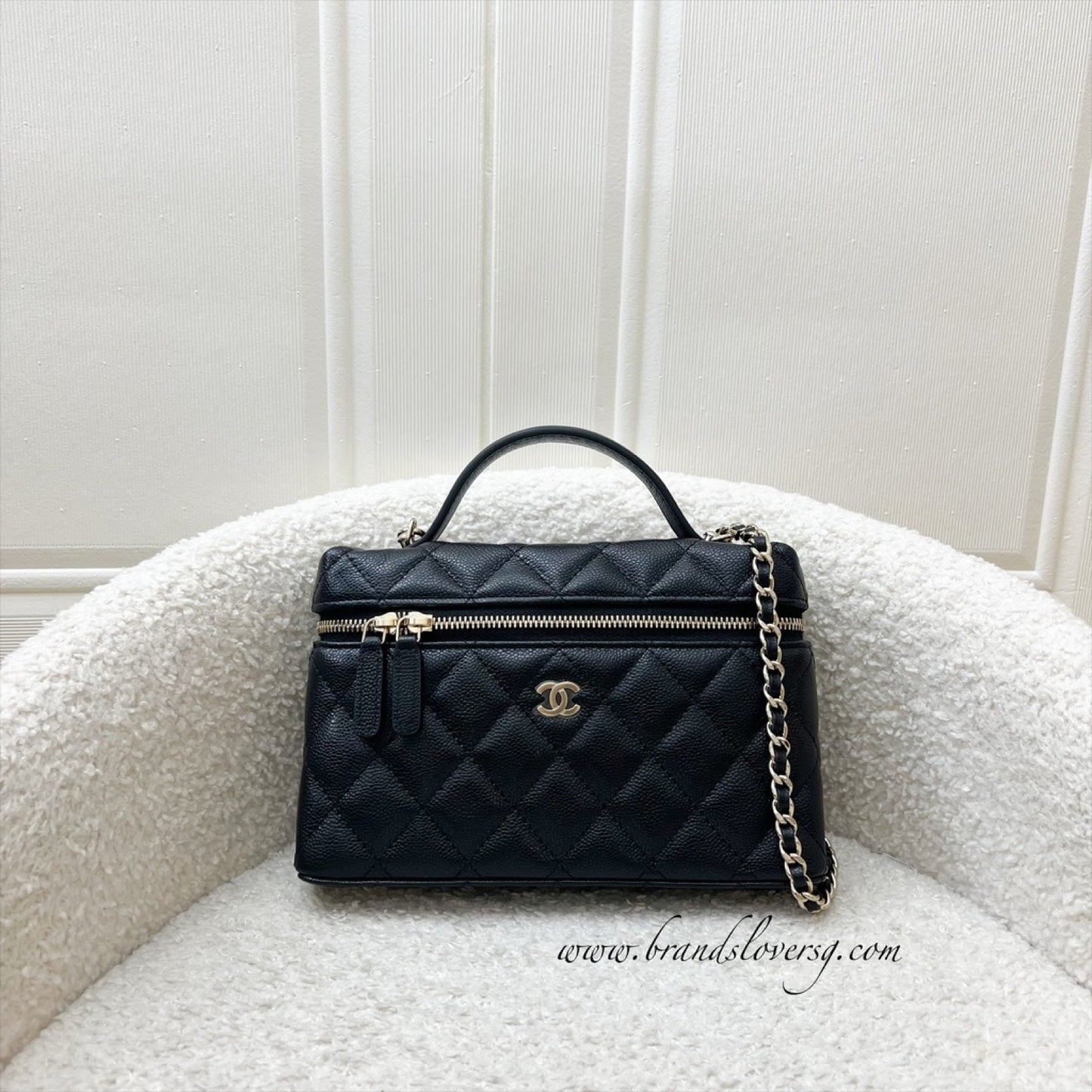 Chanel [Bn - Local Set - July ] 25B Vanity Clutch With Chain (Lp Style Bag) In Black Caviar And Lghw ( )