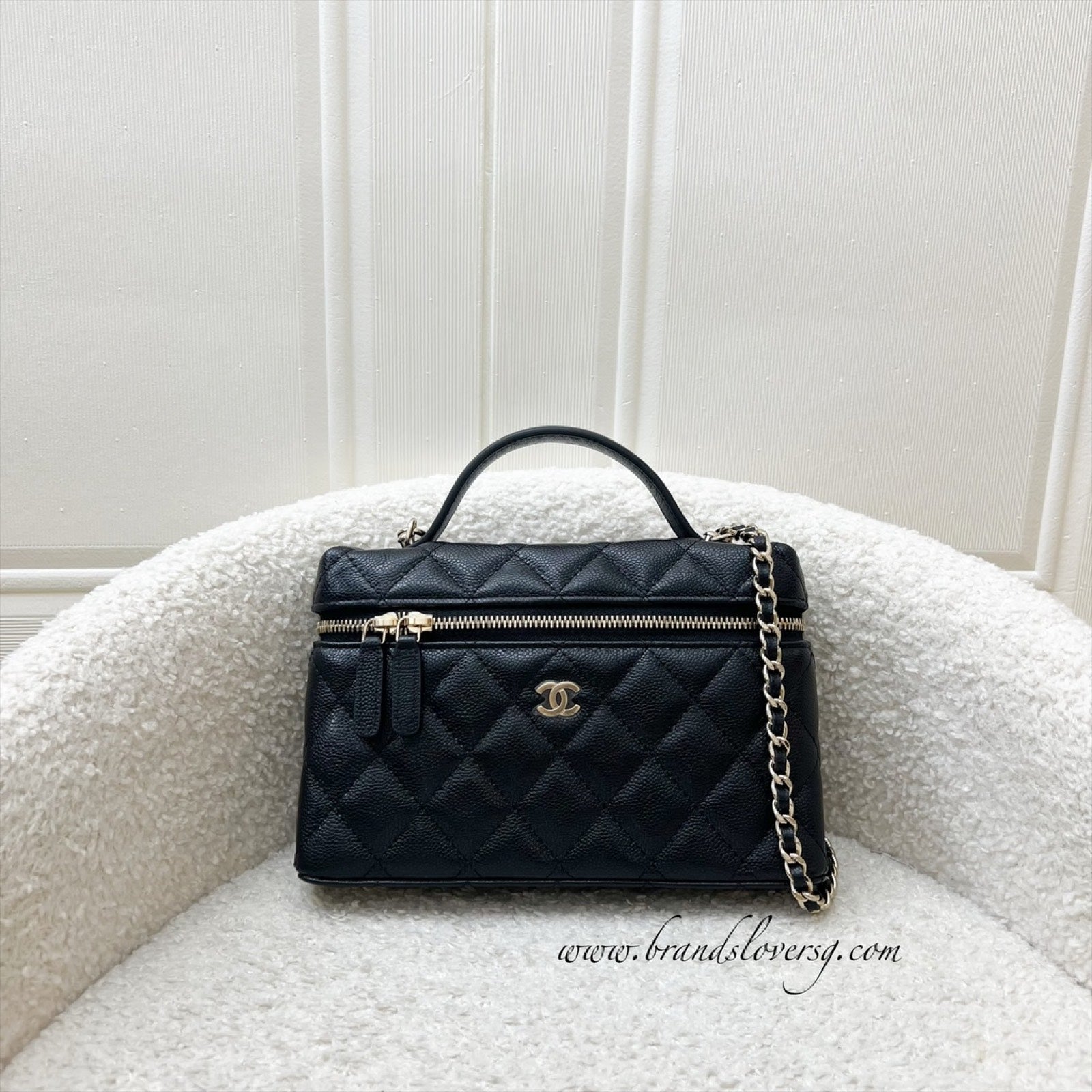 Chanel [bn Local Set July 2025] 25B Vanity / Clutch with Chain (lp Style Bag) in Black Caviar and Lghw ( )