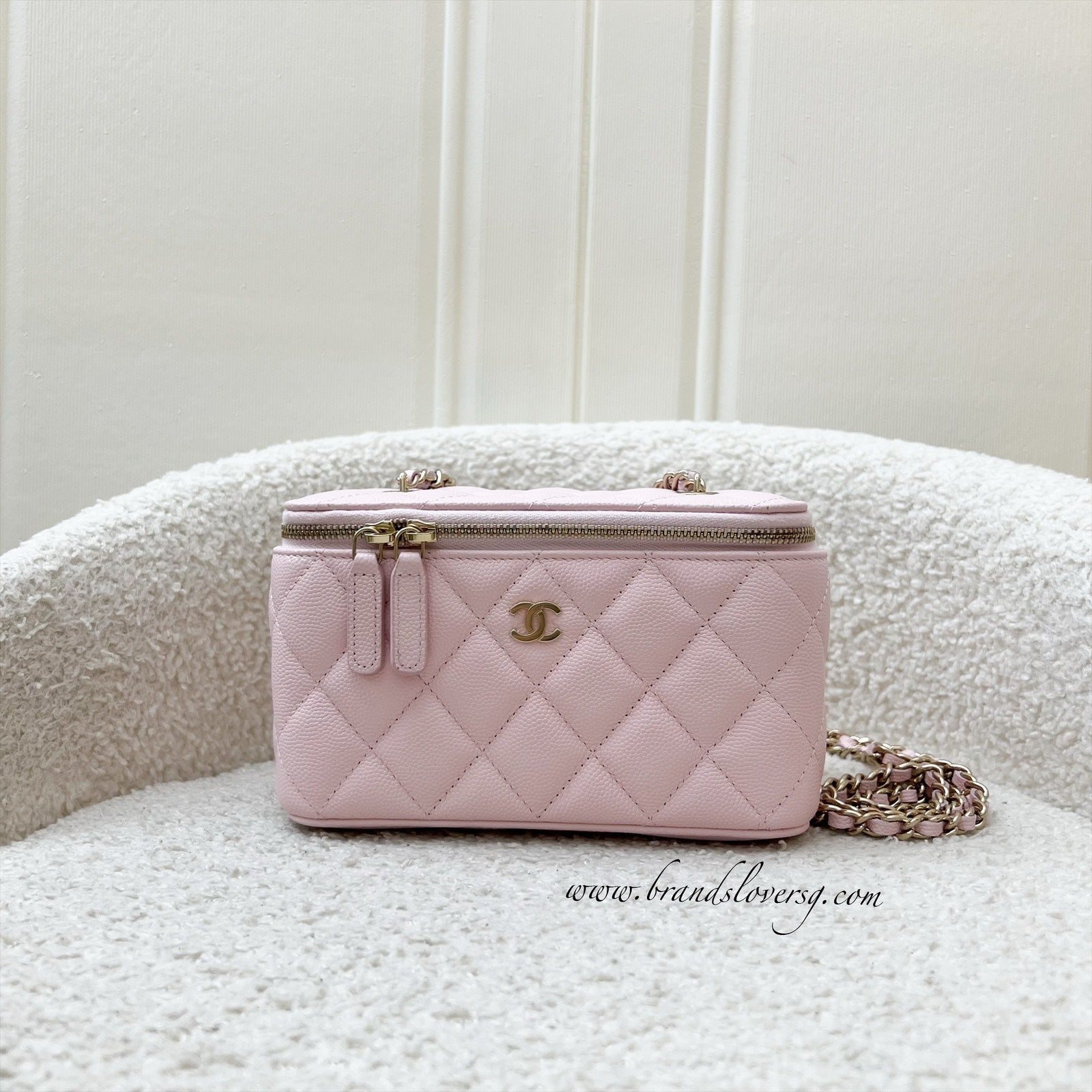 Chanel Small Classic Vanity in 22S Pink Caviar and Lghw ( ) Handbag