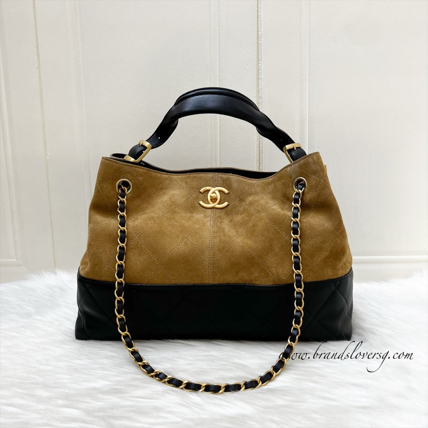 Chanel 25A Two Tone Tote Bag in Light Brown Suede,black Calfskin and Aghw ( )