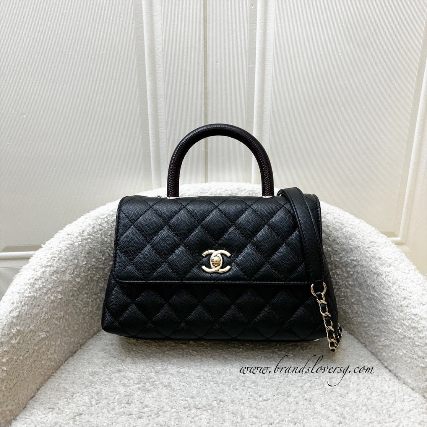 Chanel Small 24Cm Coco Handle Flap In Black Caviar, Burgundy Lizard Embossed Calfskin Handle And Lghw ( ) Bag
