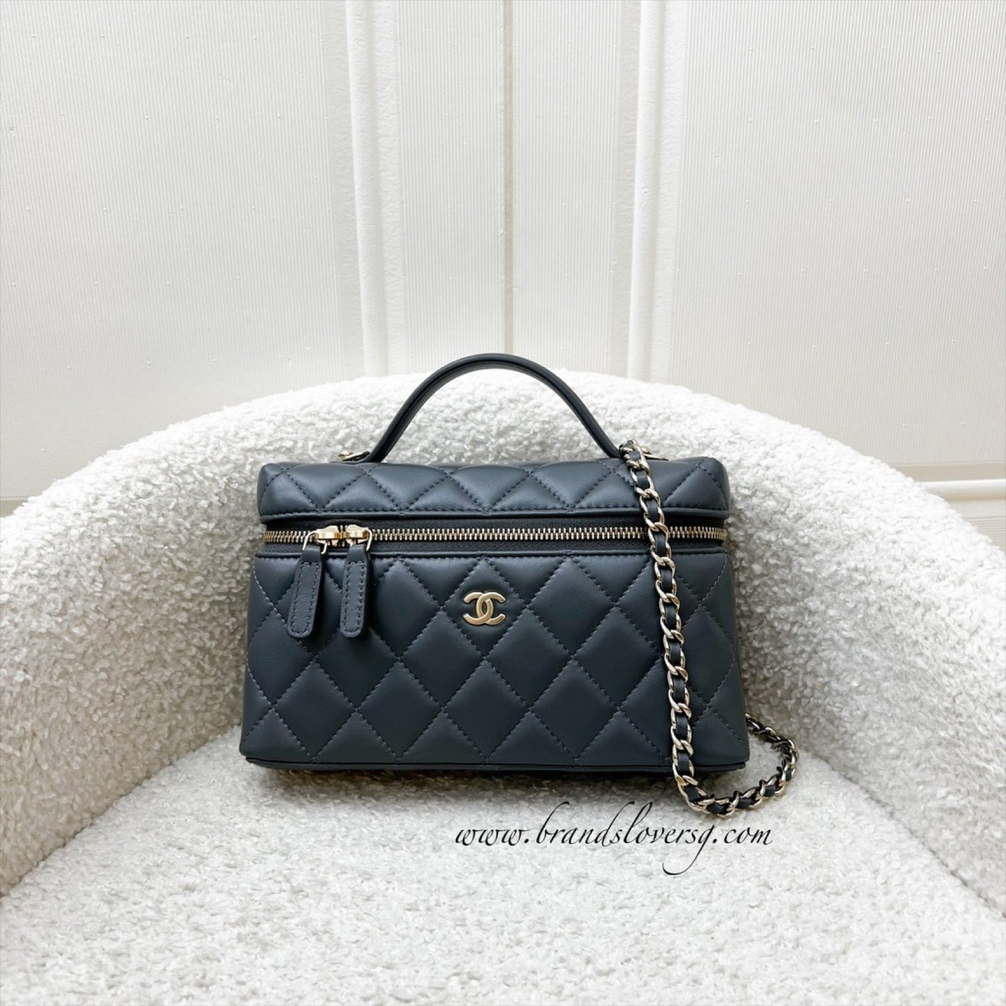 Chanel Vanity / Clutch with Chain (lp Style Bag) in 25B Grey Lambskin and Lghw ( )