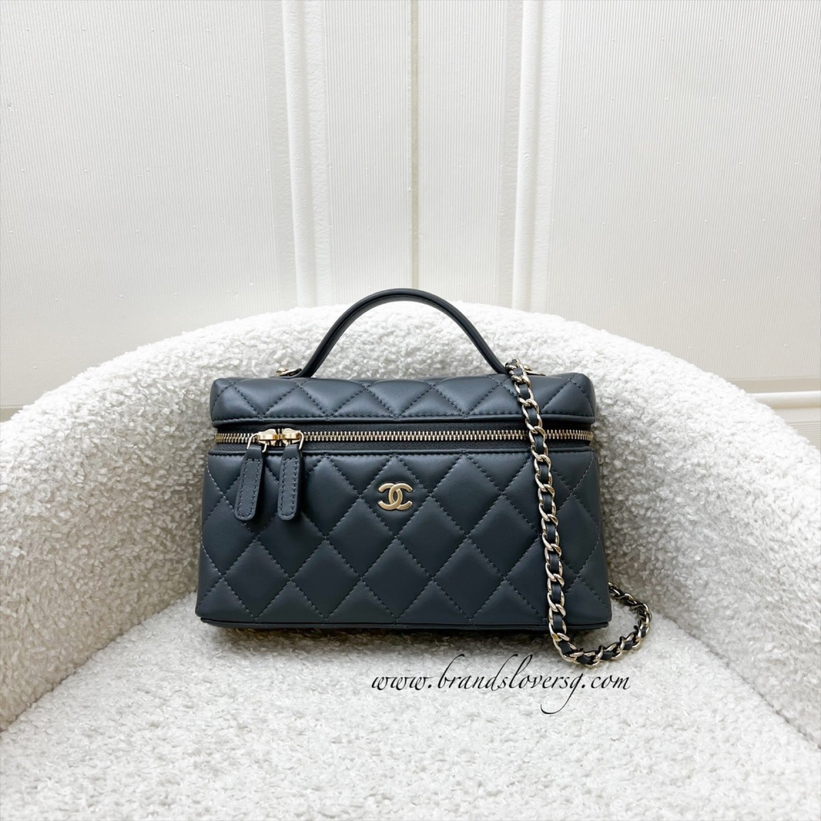 Chanel Vanity / Clutch with Chain (lp Style Bag) in 25B Grey Lambskin and Lghw ( )