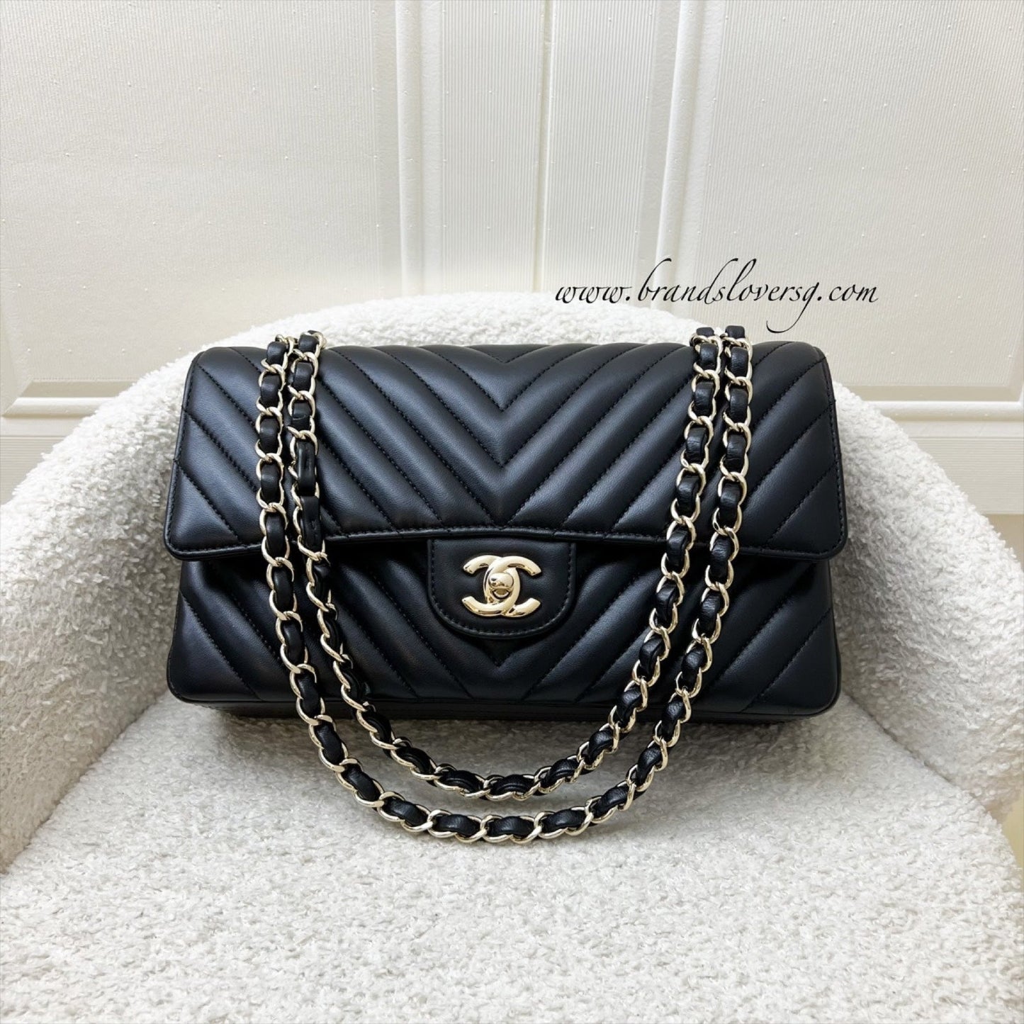 Chanel Medium Classic Flap Cf In Chevron Quilted Black Lambskin And Lghw Bag