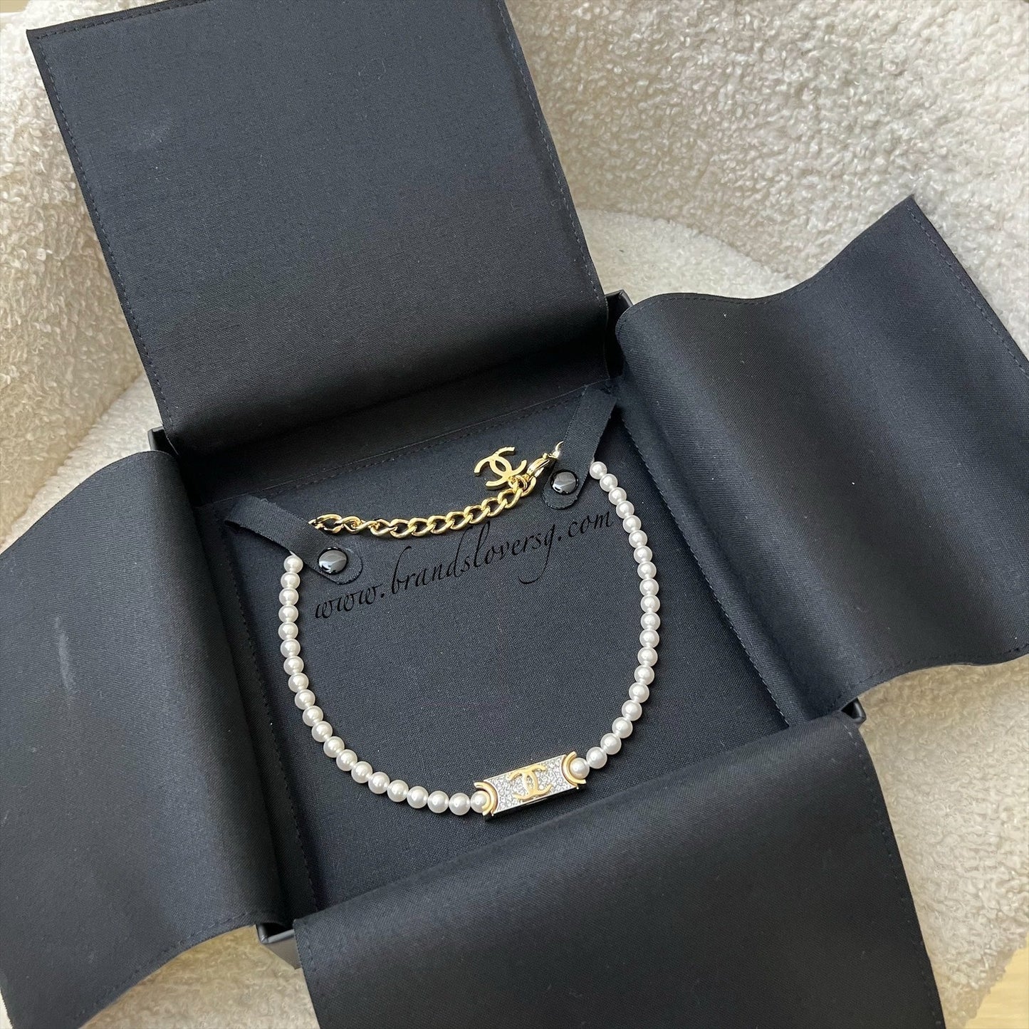 Chanel 23A Choker With Pearls And Crystals In Ghw Bag