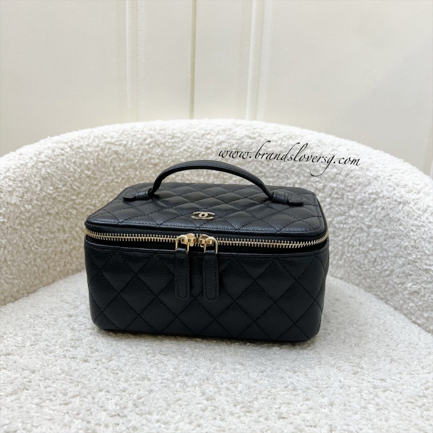 Chanel Jewellery Vanity Case with Top Handle in Black Caviar and Lghw Jewelry