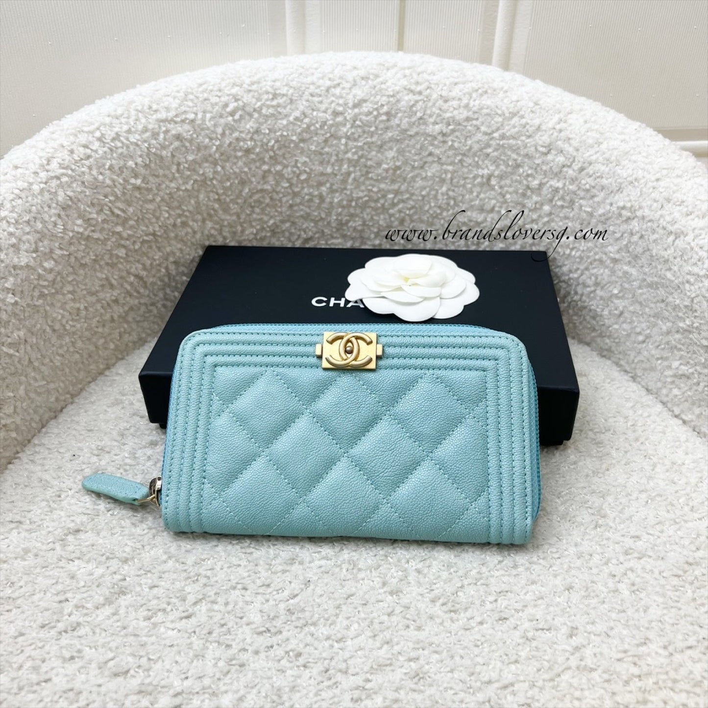 Chanel Boy Medium Mid Length Zippy Wallet In Tiffany Blue Caviar And Aghw ( ) Bag