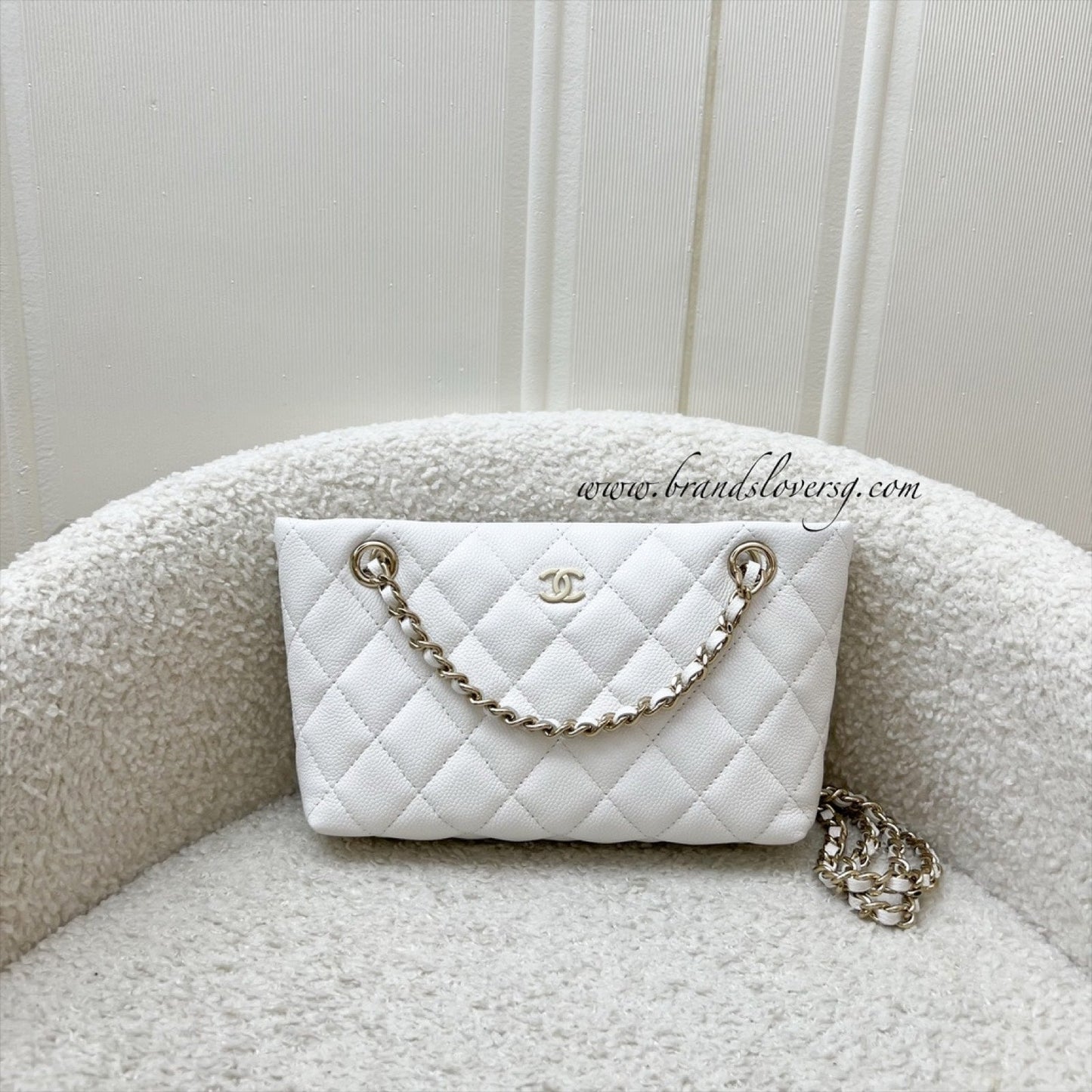 Chanel 25C Mini Clutch with Chain in White Caviar Lghw ( )