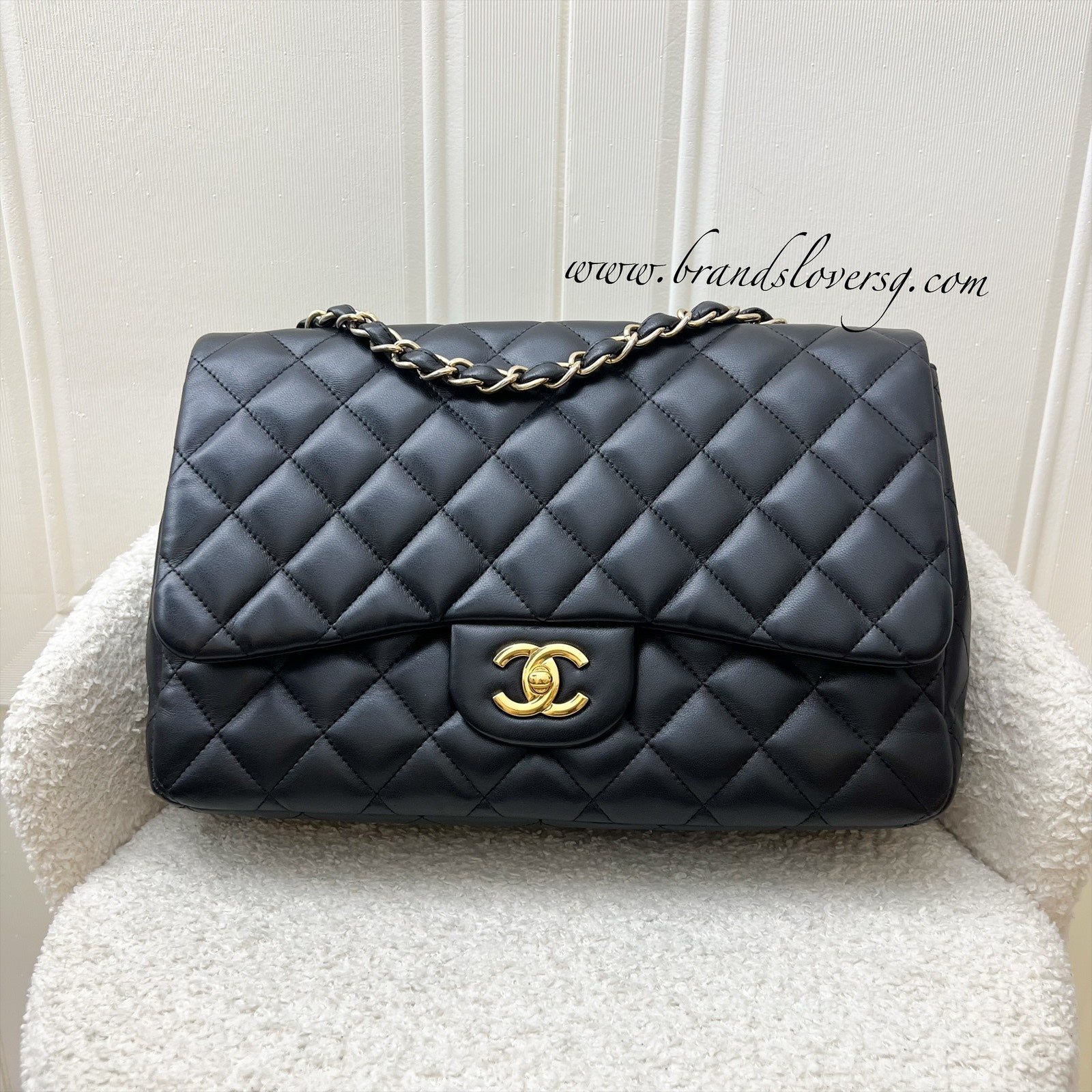 Chanel Jumbo Classic Flap Sf In Black Lambskin And Ghw Bag