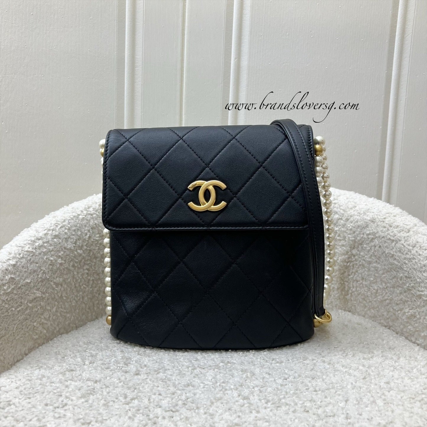 Chanel Pearl Chain North South Flap Bag in Black Calfskin and Aghw ( )