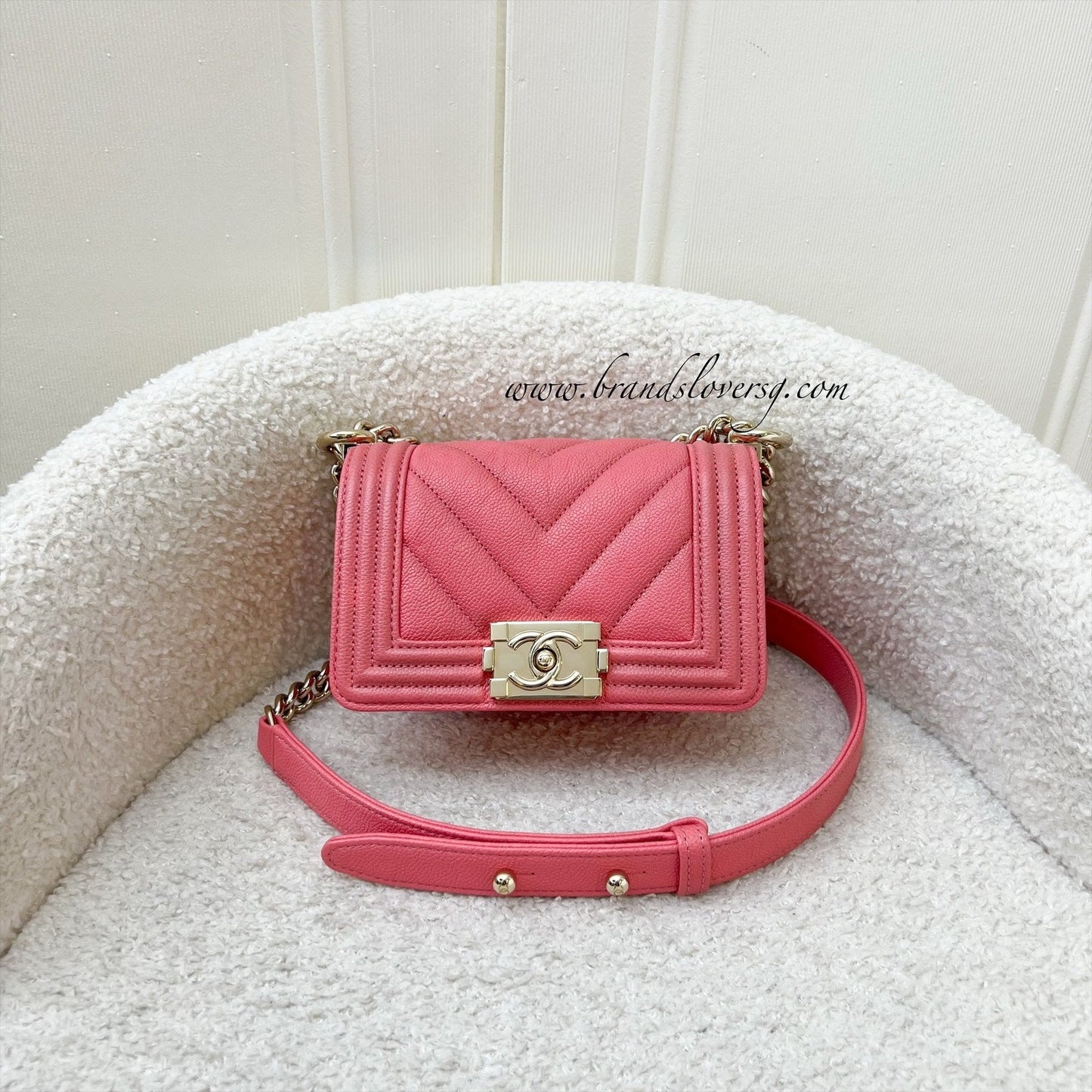 Chanel 22S Micro Boy In Chevron Coral Pink Caviar And Shiny Ghw ( ) Bag
