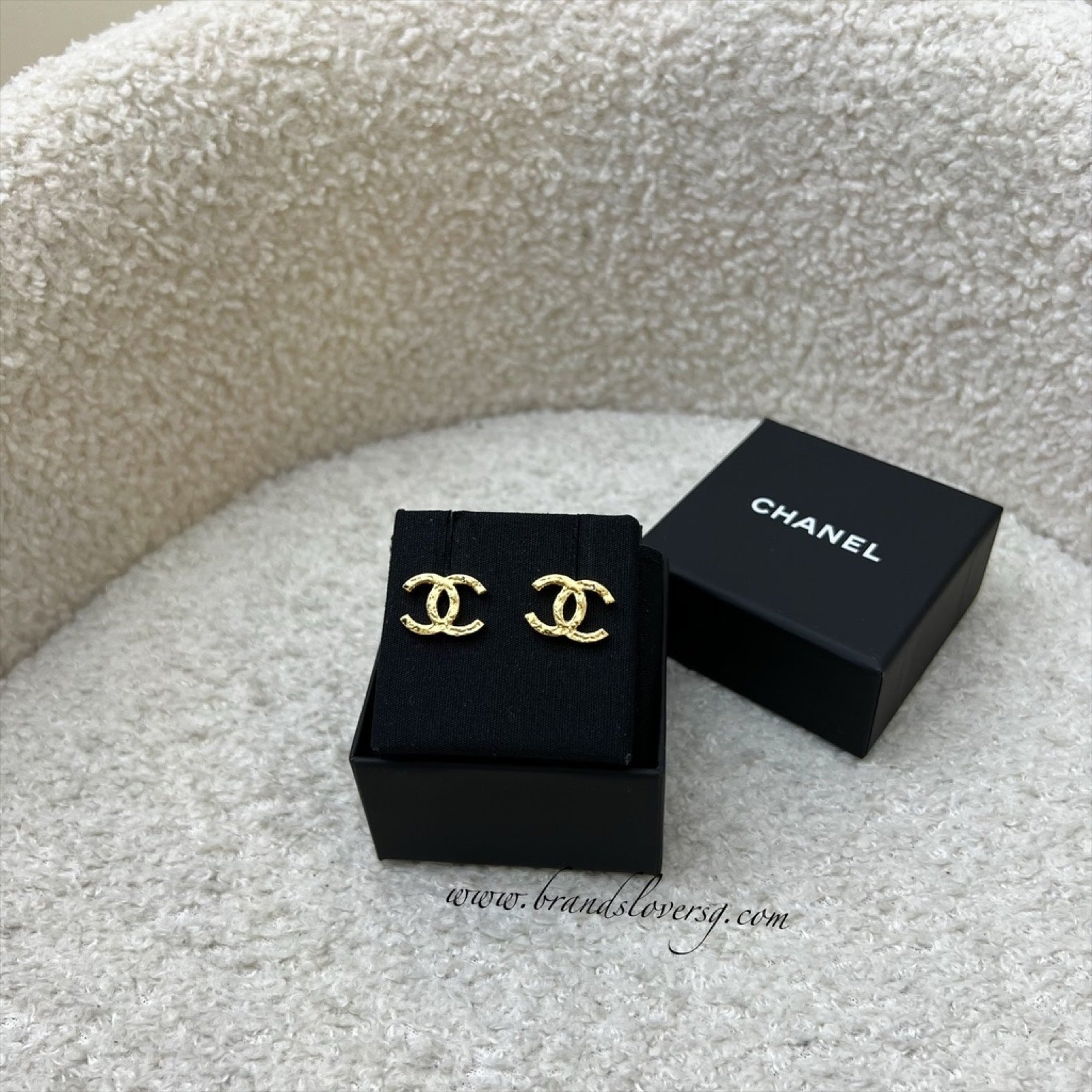 Chanel 24C CC Earrings in Gold Tone Hw ( )