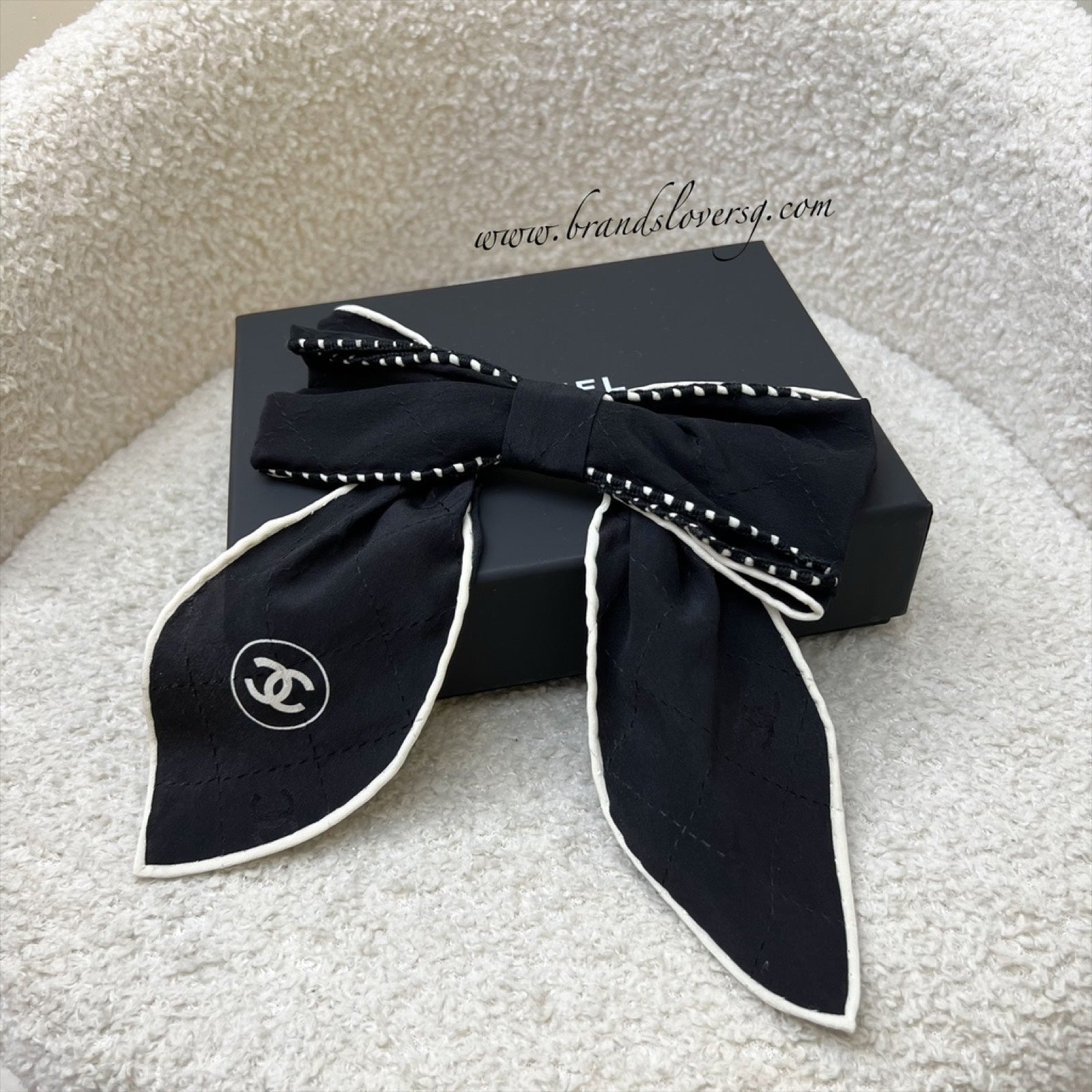 Chanel 23K Bow Barrette Hair Clip in Black and Off White Fabric Handbag