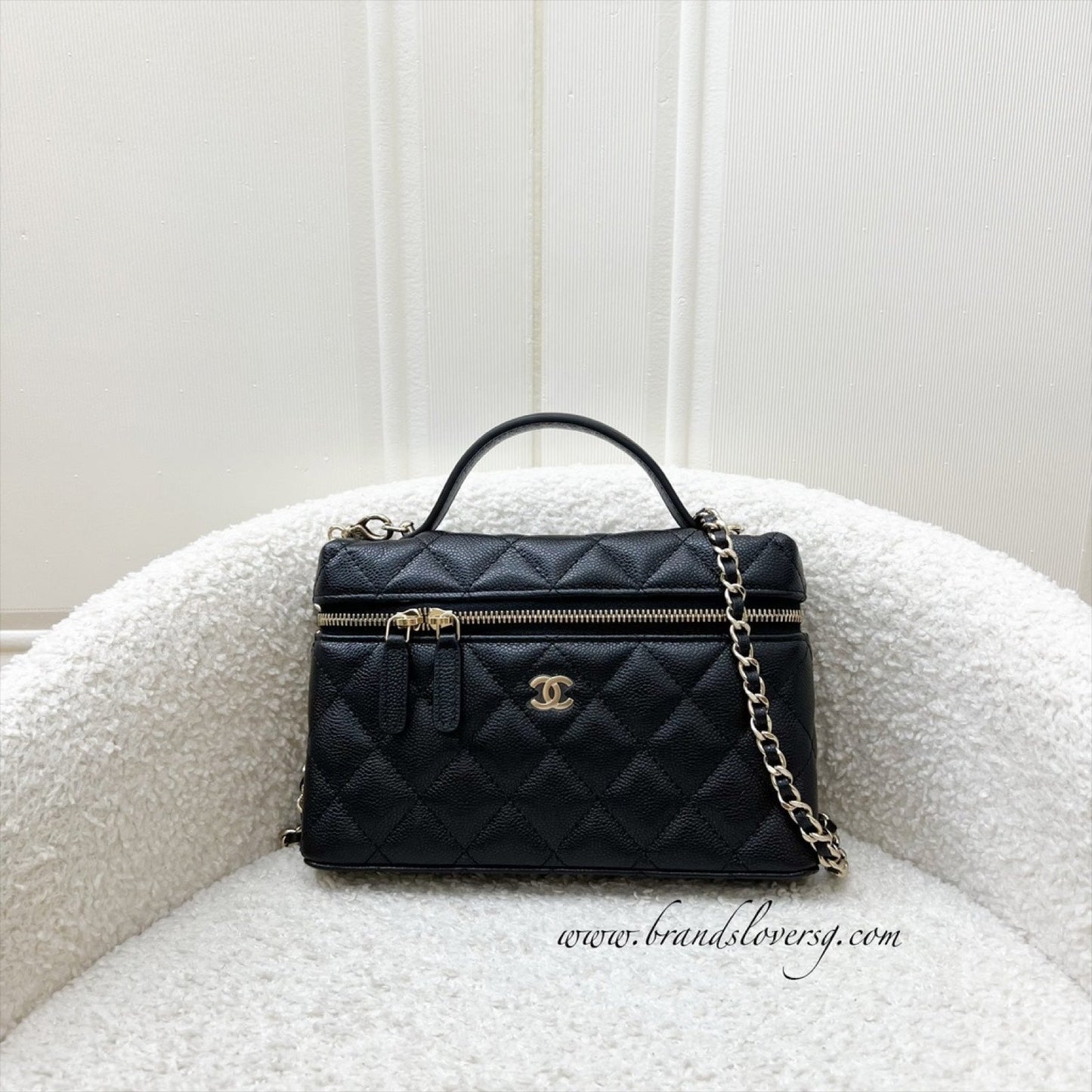 Chanel [Brand New July ] 25B Vanity Clutch With Chain (Lp Style Bag) In Black Caviar And Lghw