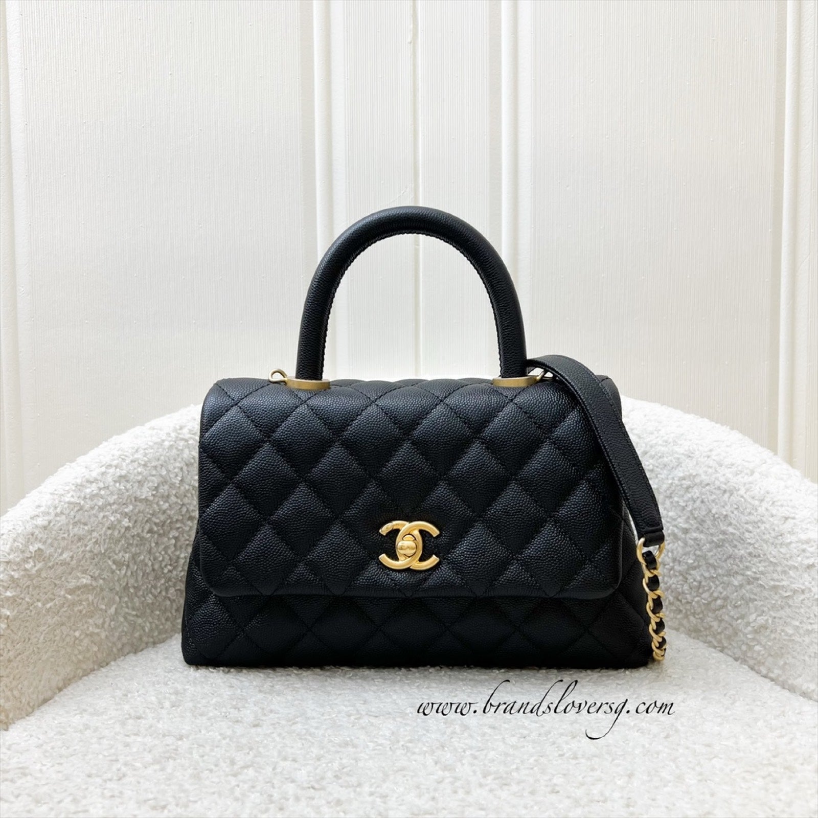 Chanel Small 24Cm Coco Handle Flap In Black Caviar And Aghw ( ) Bag