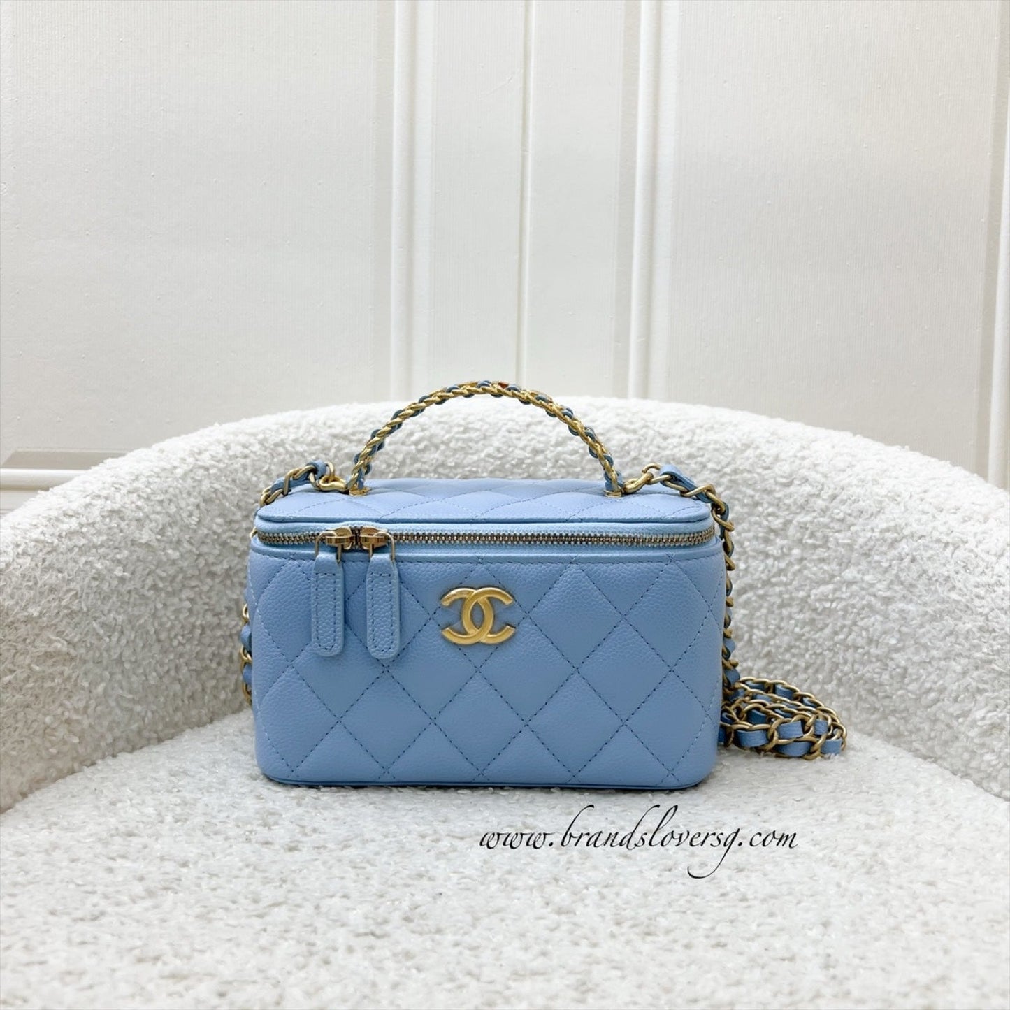 Chanel 22S "Pick Me Up" Vanity With Top Handle In Baby Blue Caviar And Aghw ( ) Bag
