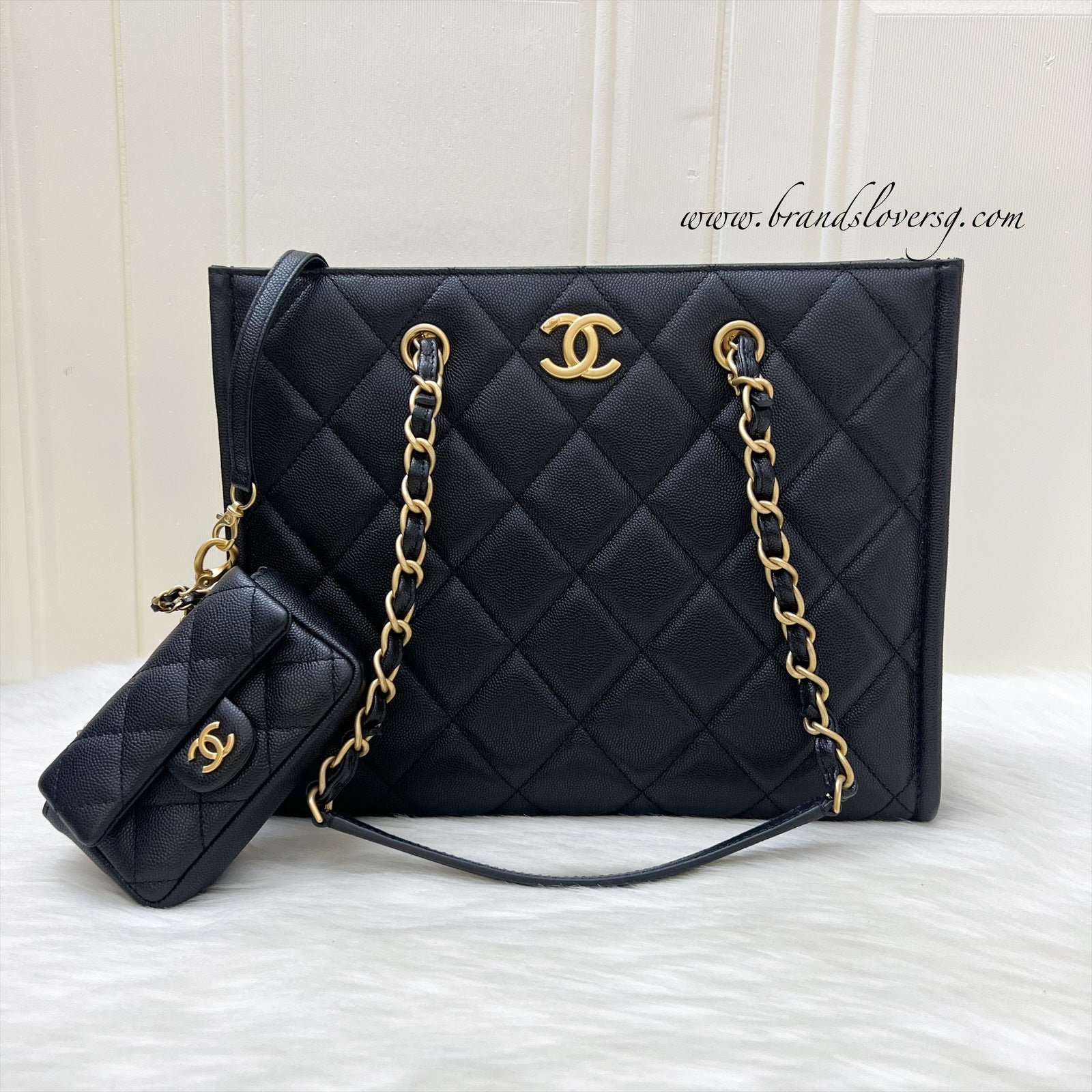 Chanel 24A "2 in 1" Small Tote in Black Caviar and Aghw ( )