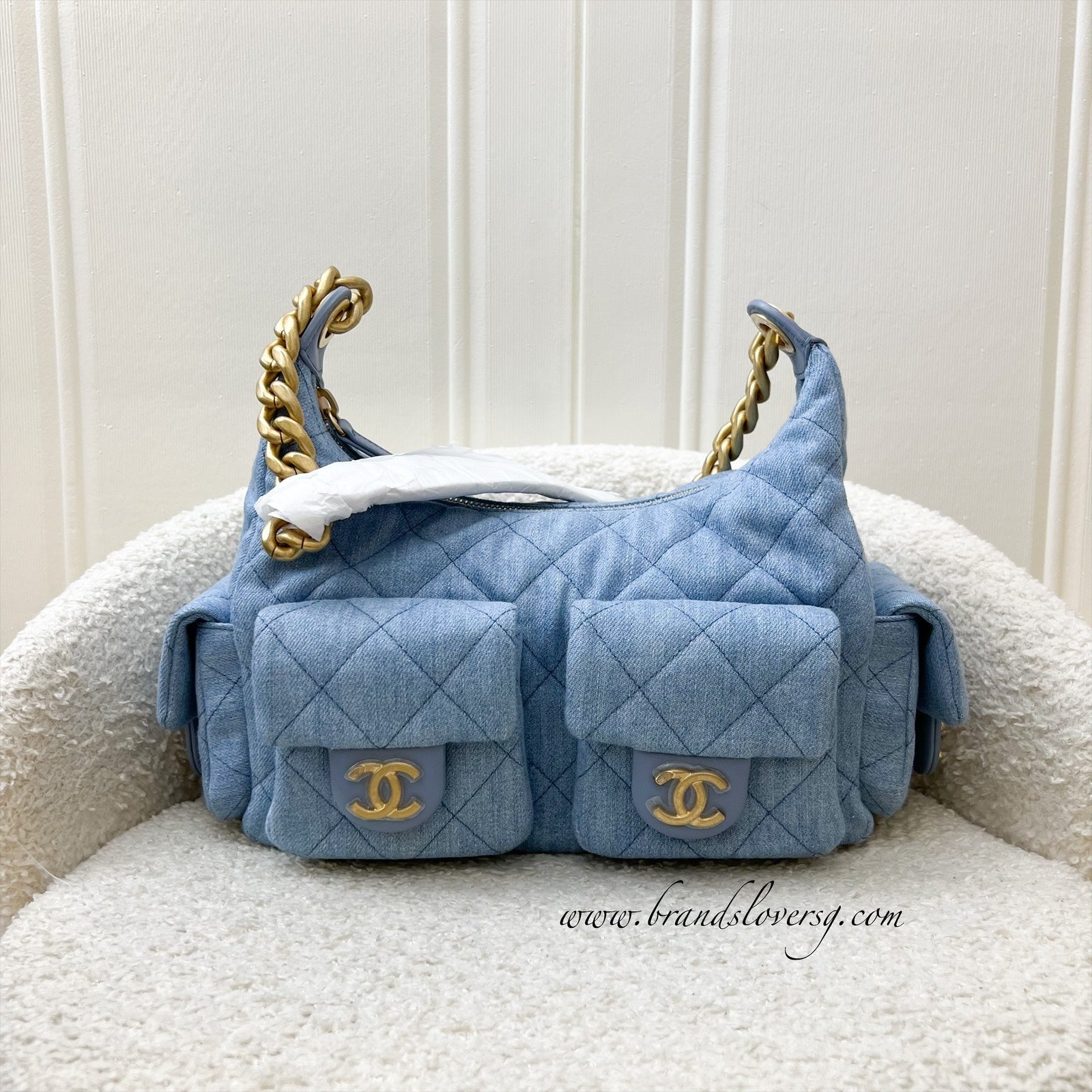 Chanel 25C Large Hobo Bag in Light Blue Washed Denim Fabric and Aghw ( )