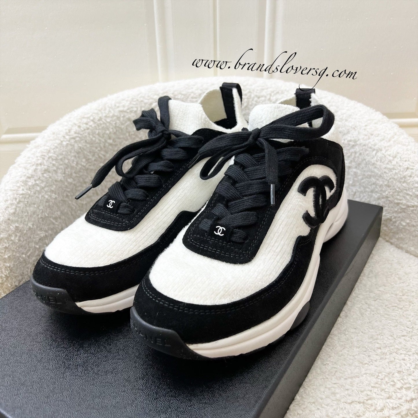 Chanel 21A Sneakers Trainers In Black Suede And White Fabric Size 38
