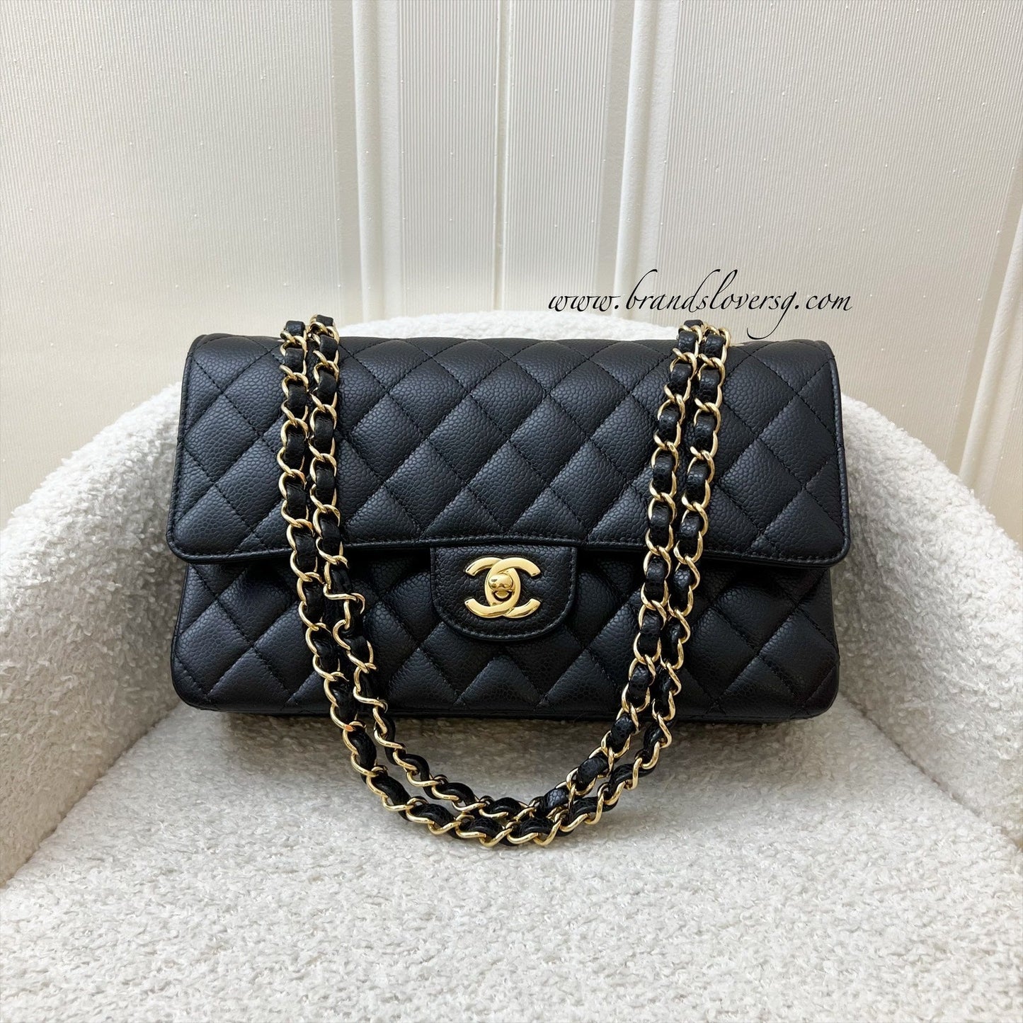 Chanel Medium Classic Flap Cf in Black Caviar Ghw ( ) Handbag